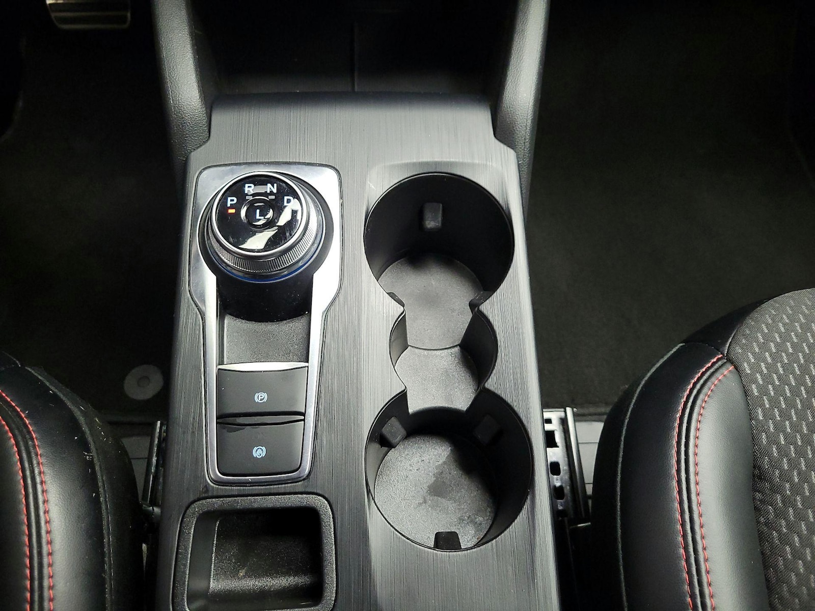 2024 Ford Escape ST-Line - Photo 18