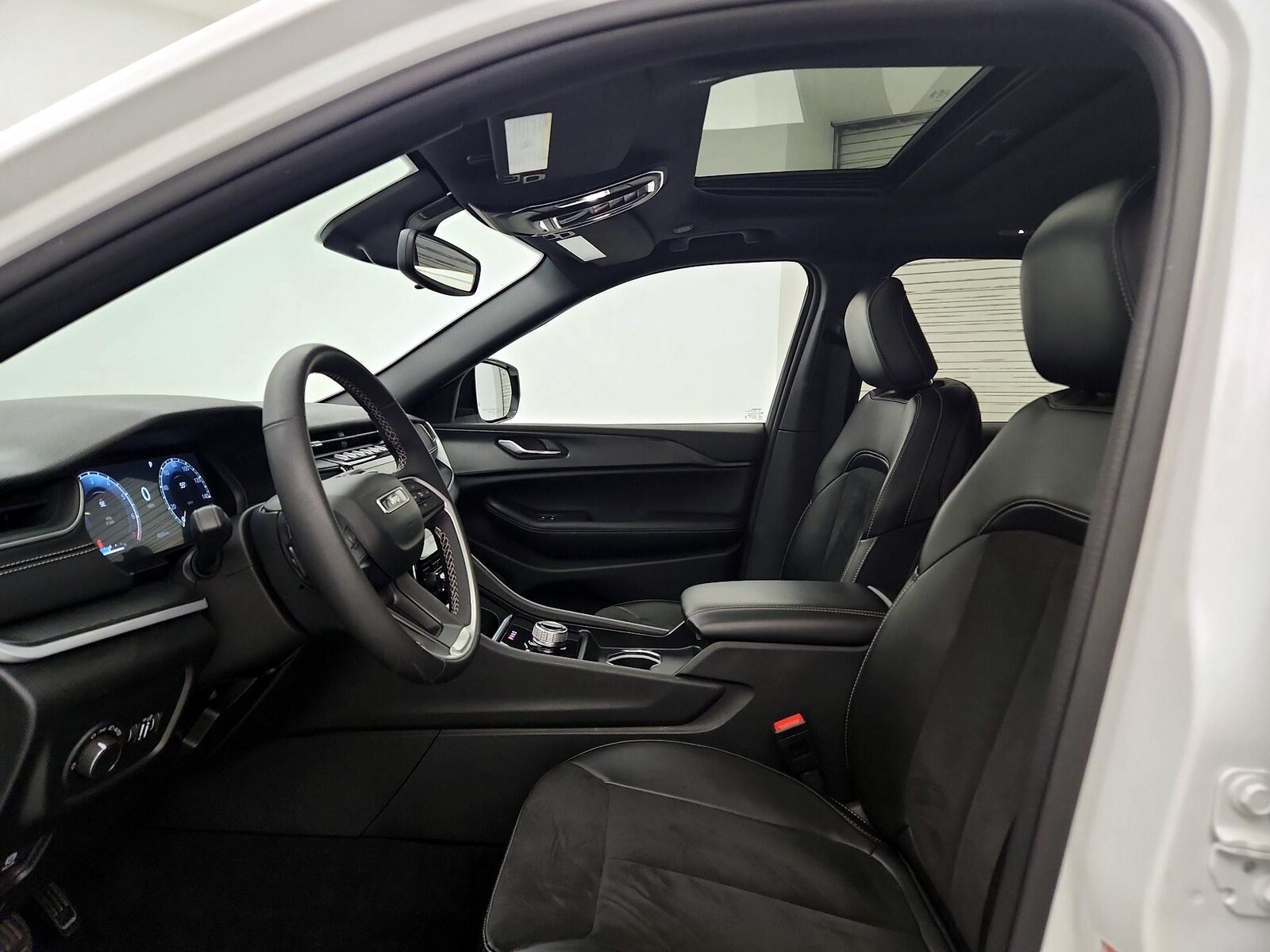 Sunroof(s) & Overhead Airbags