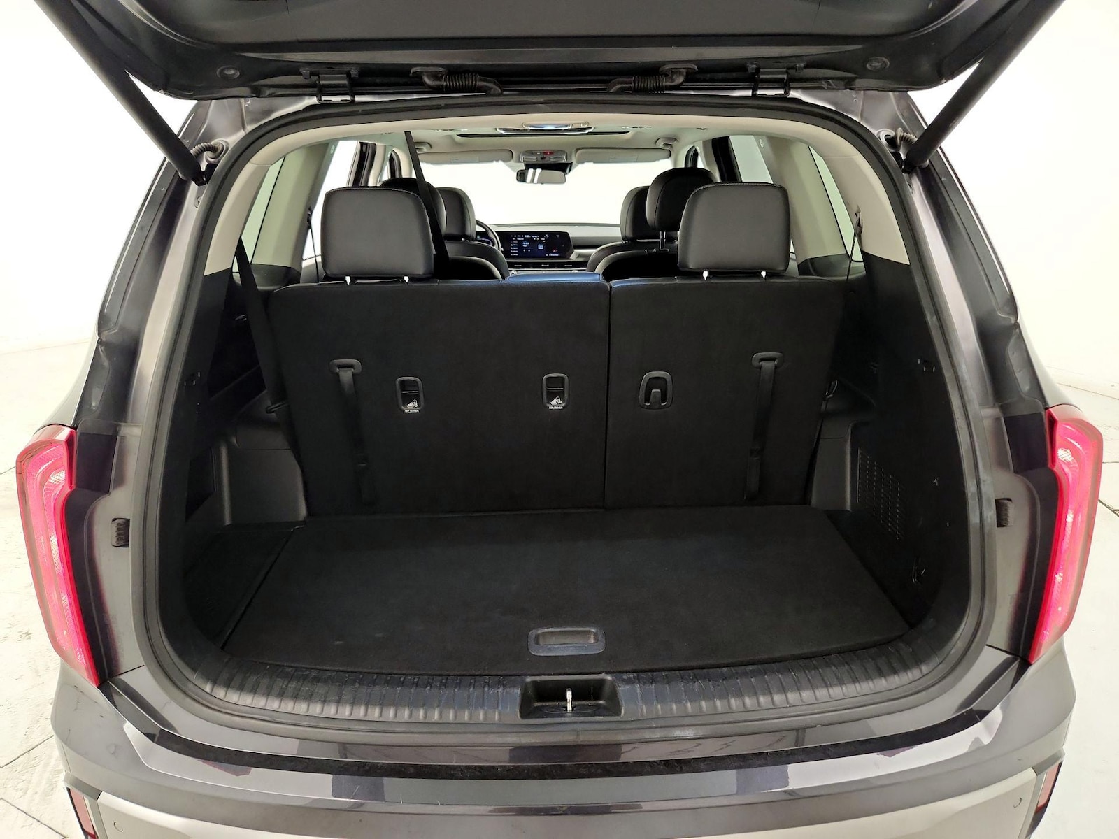 2025 Kia Telluride S - Photo 22