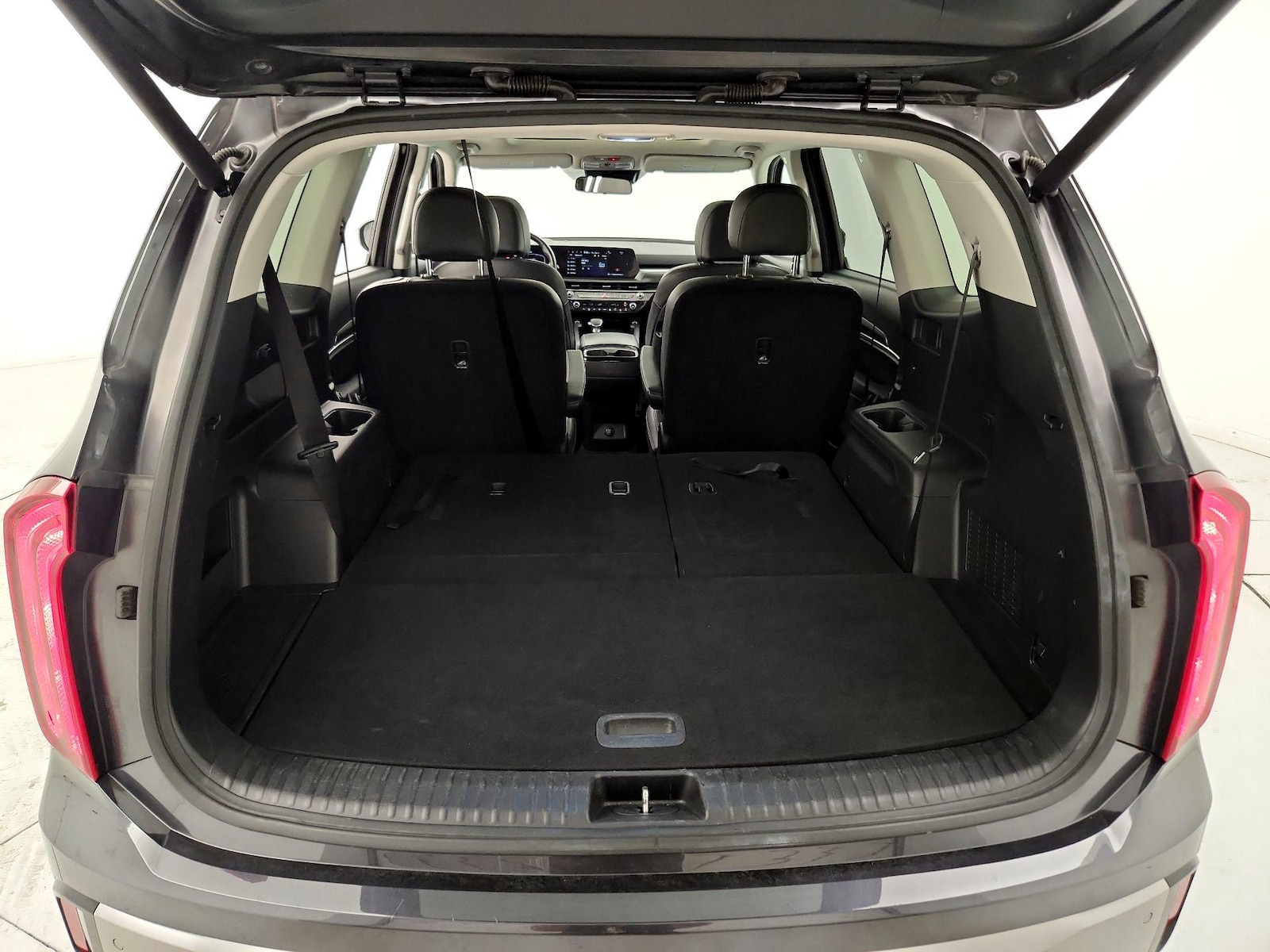 2025 Kia Telluride S - Photo 23