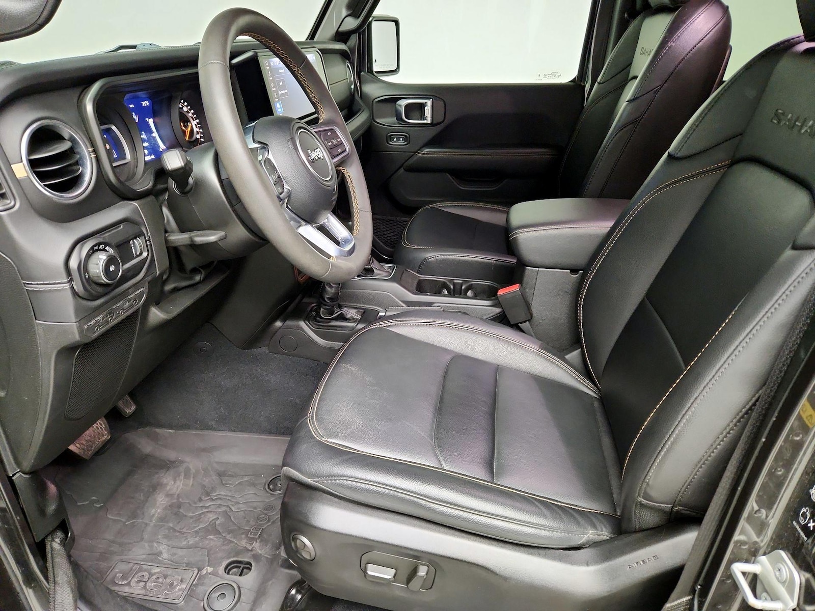 2024 Jeep Wrangler 4-Door Sahara - Photo 10