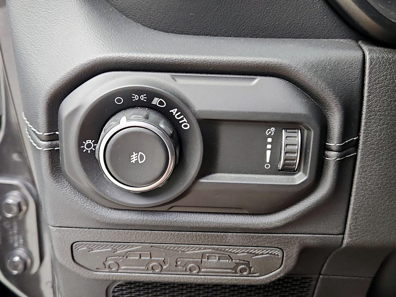 2024 Jeep Wrangler 4-Door Sahara - Photo 12