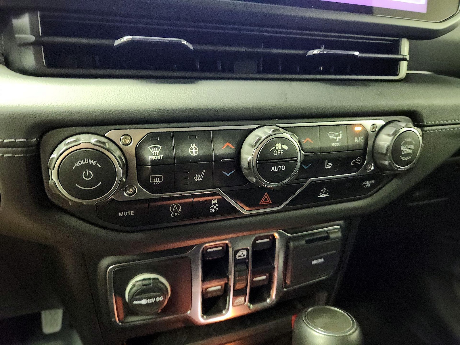 2024 Jeep Wrangler 4-Door Sahara - Photo 15