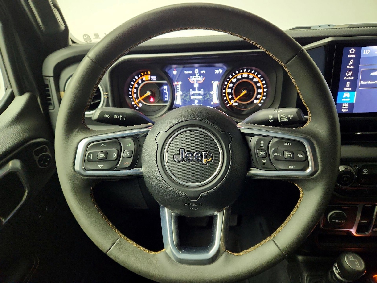 2024 Jeep Wrangler 4-Door Sahara - Photo 9