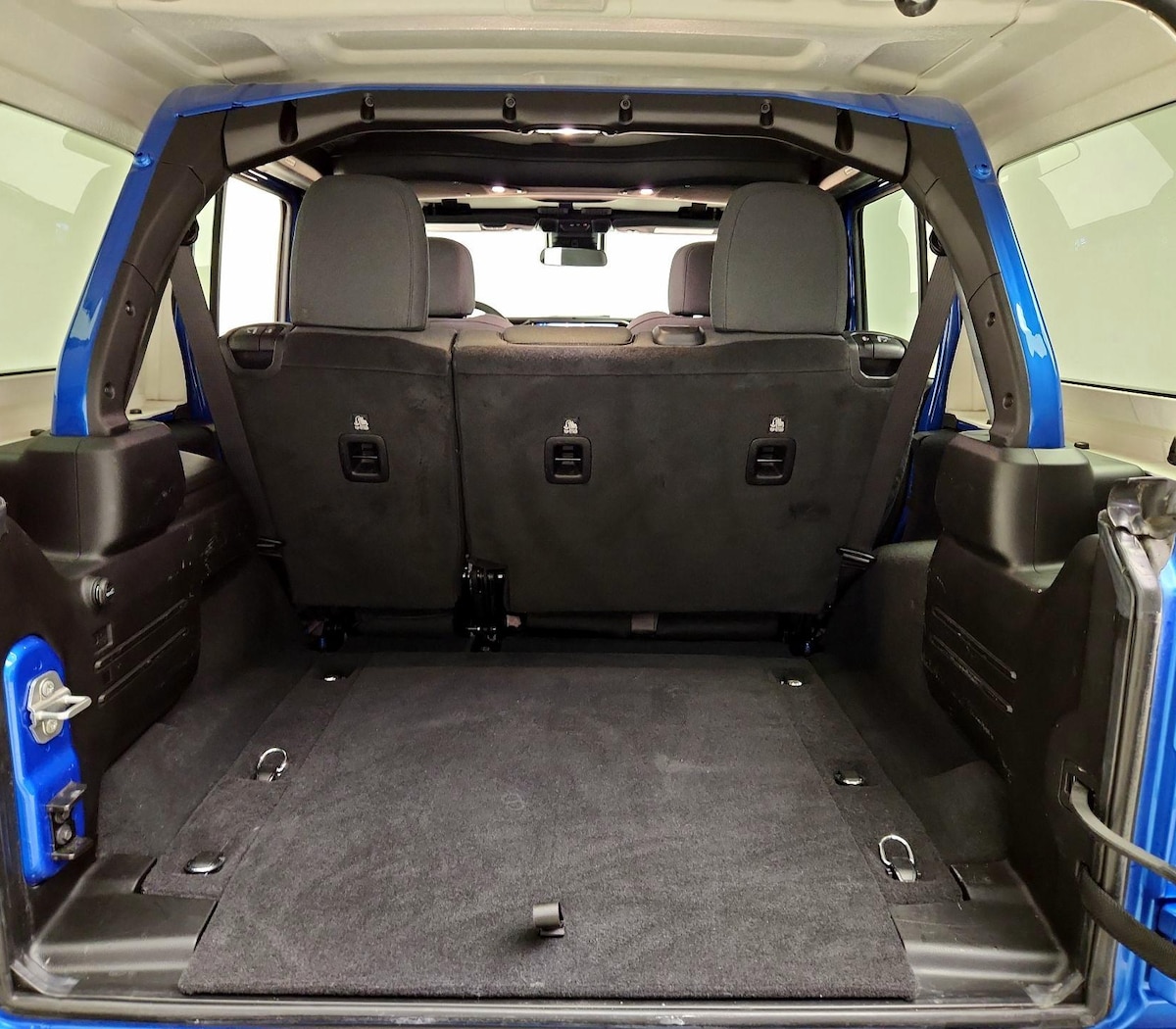Trunk/Cargo (Seats Up)