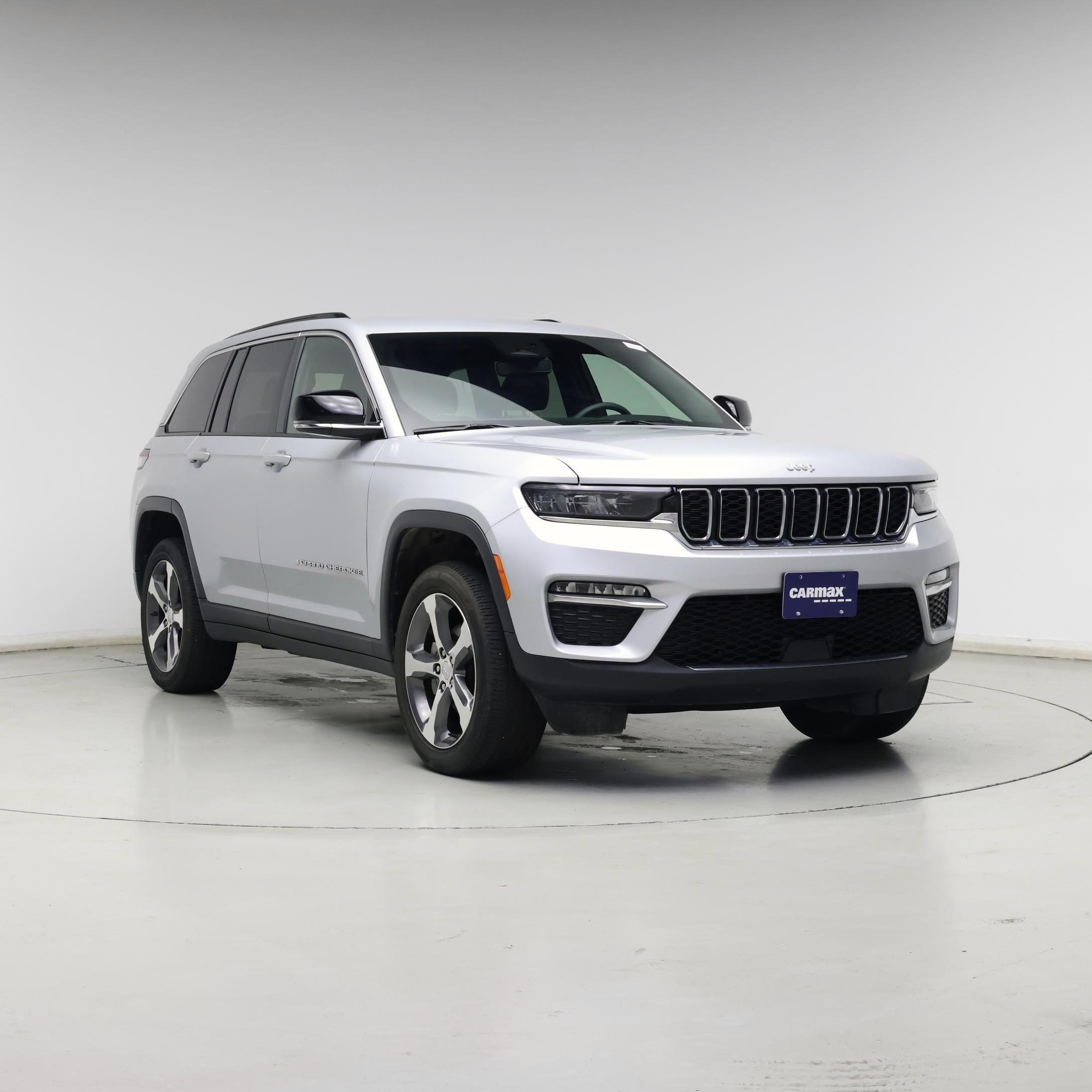 Silver 2024 Jeep Grand Cherokee SUV / Crossover Four-Wheel Drive Automatic