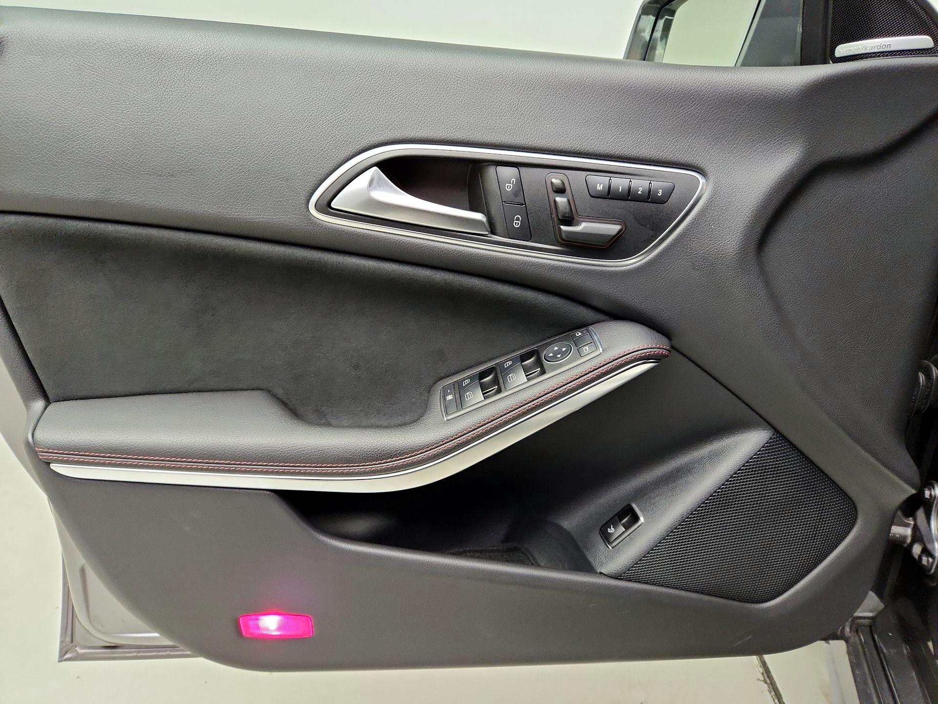 Thumbnail: 2016 Mercedes-Benz CLA - 10