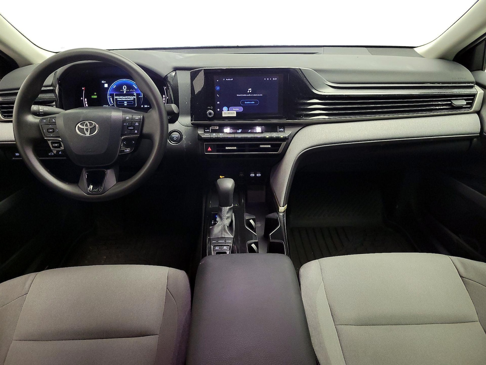2025 Toyota Camry LE - Photo 10