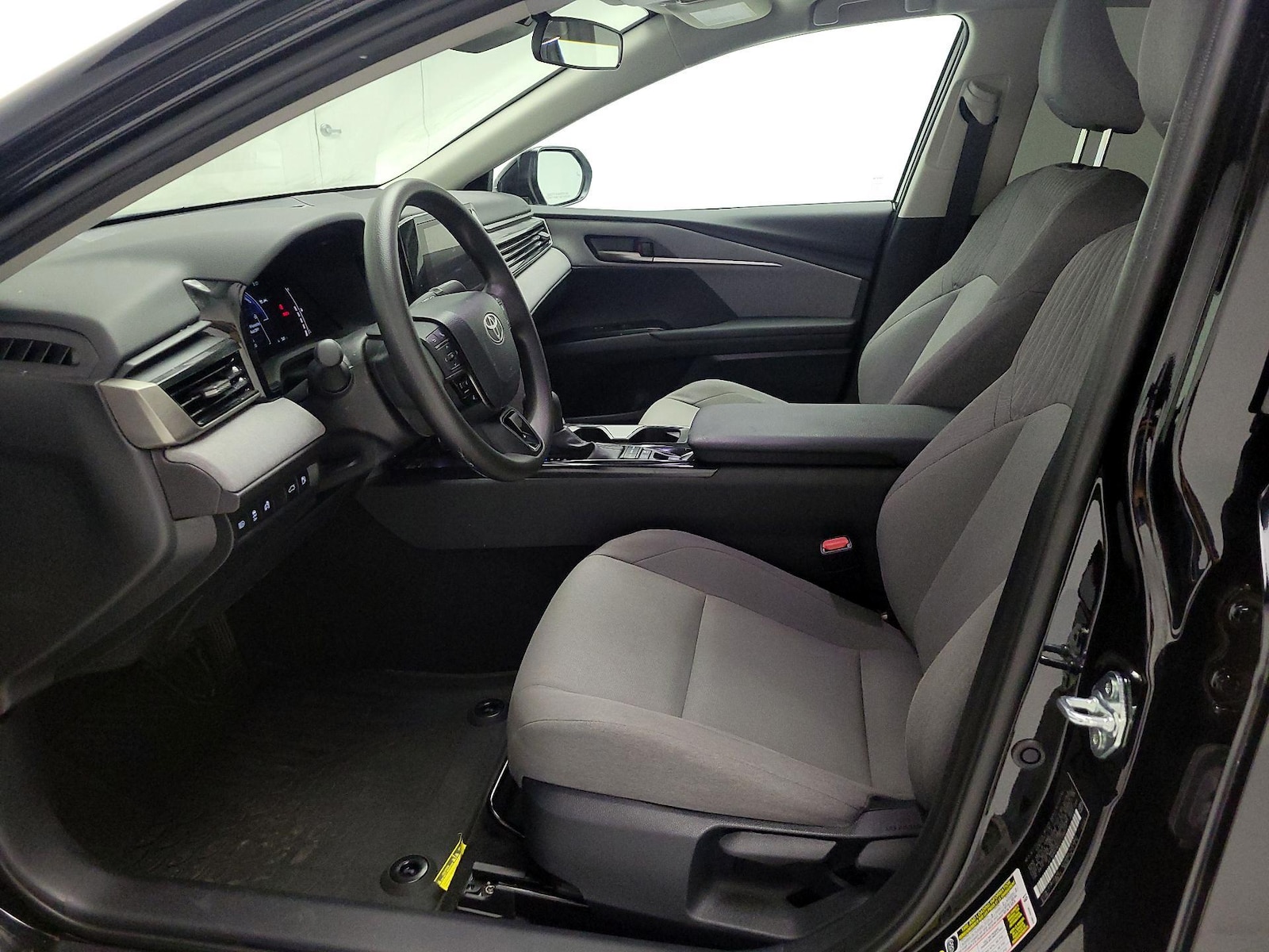 2025 Toyota Camry LE - Photo 12