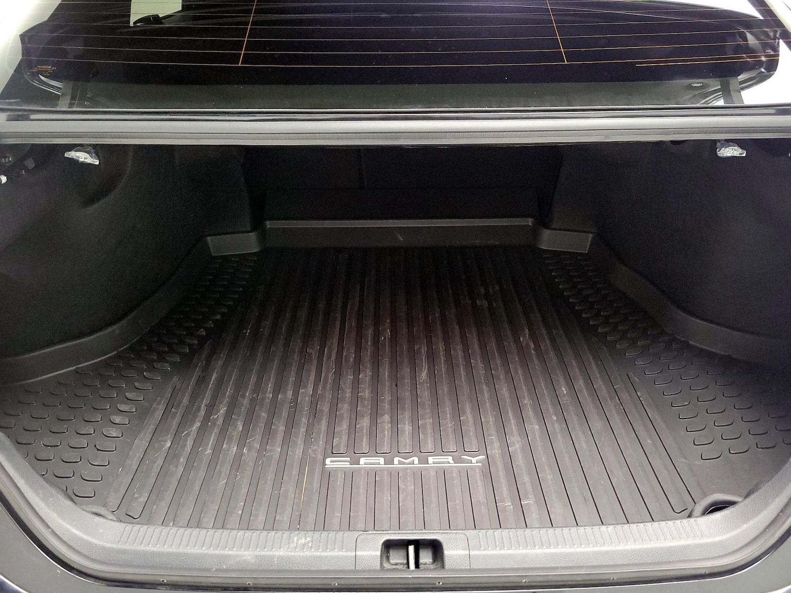 2025 Toyota Camry LE - Photo 19