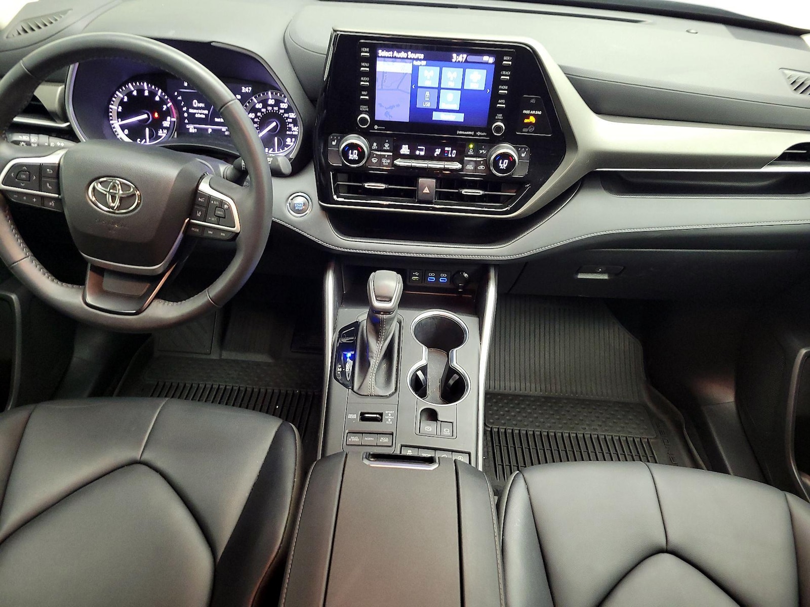 2022 Toyota Highlander XLE - Photo 10