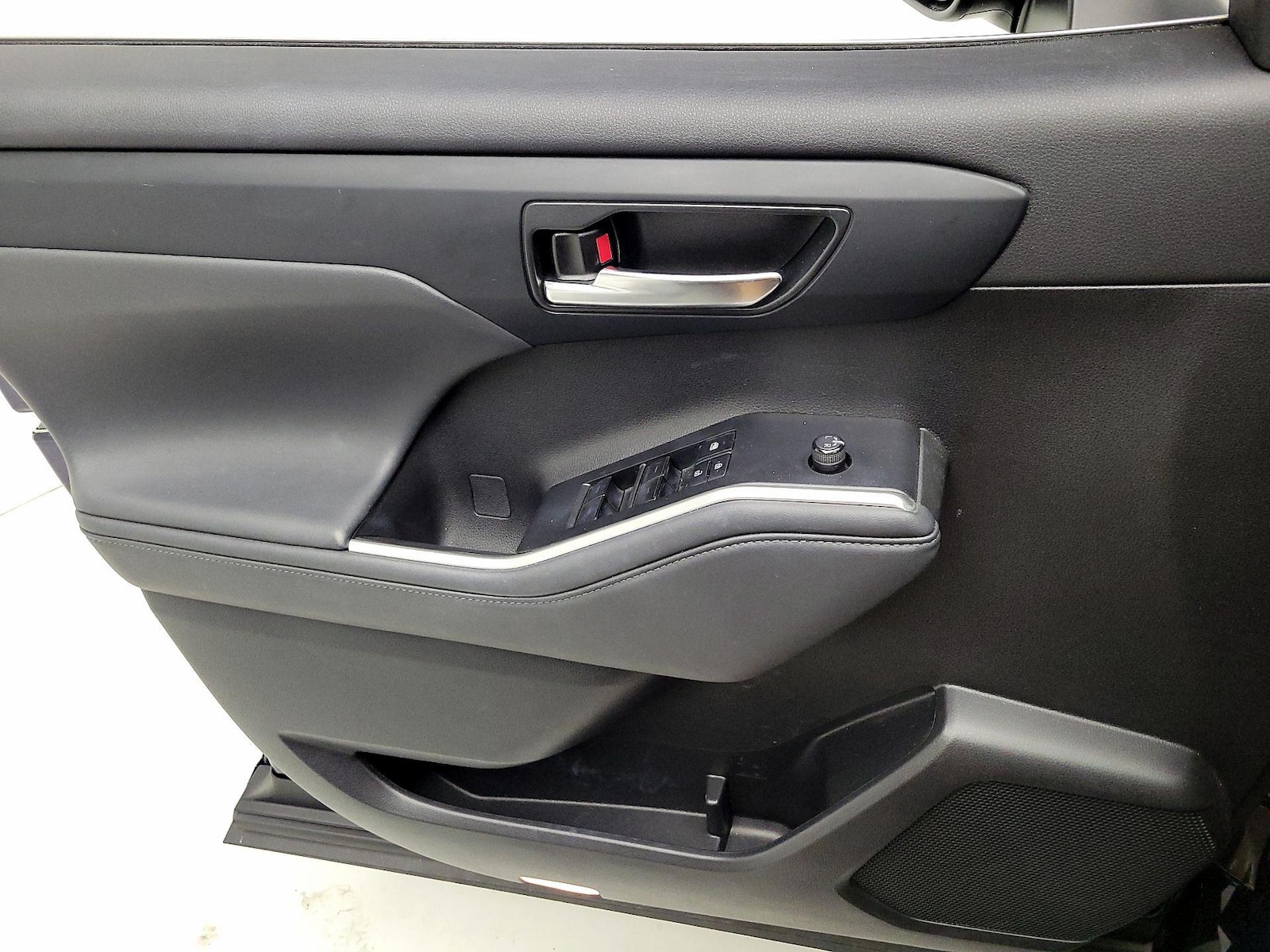 2022 Toyota Highlander XLE - Photo 13