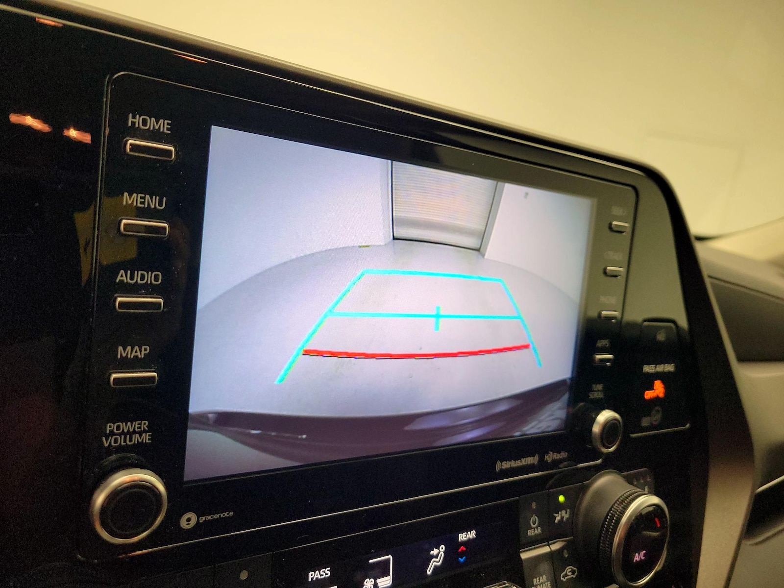 2022 Toyota Highlander XLE - Photo 15
