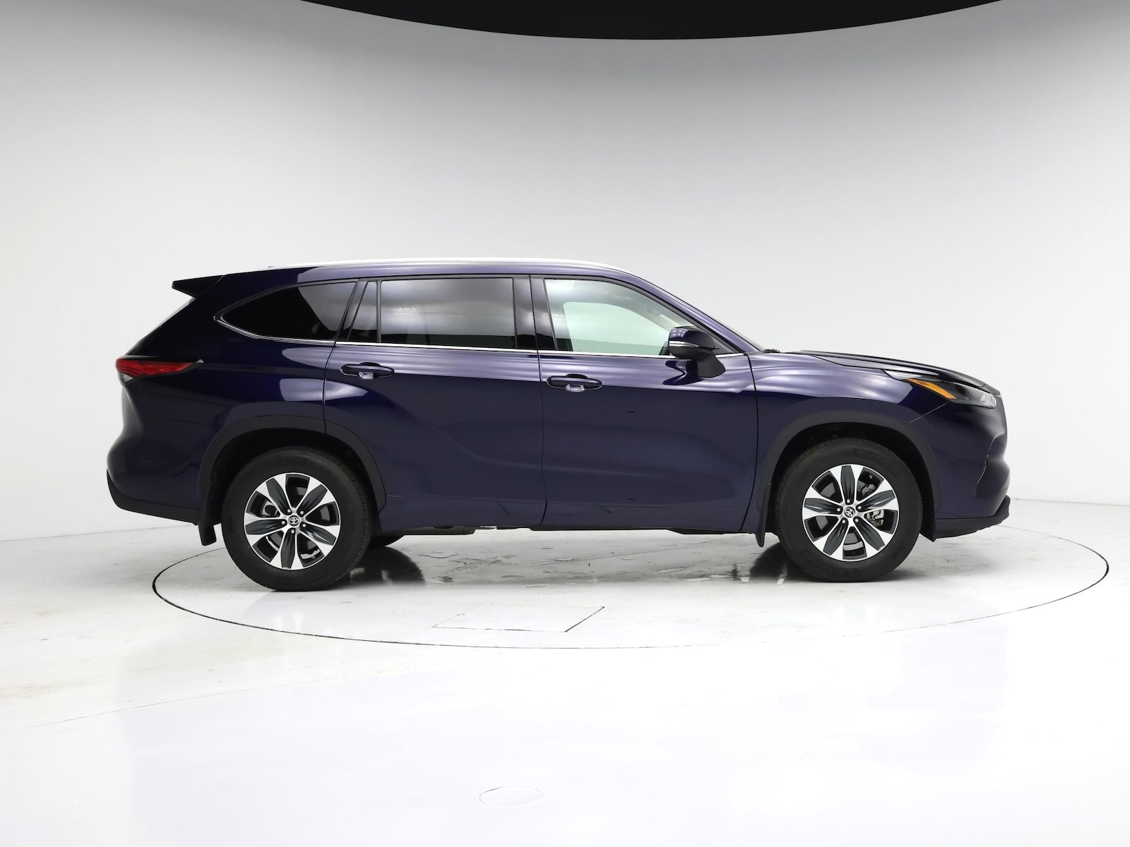 2022 Toyota Highlander XLE - Photo 8