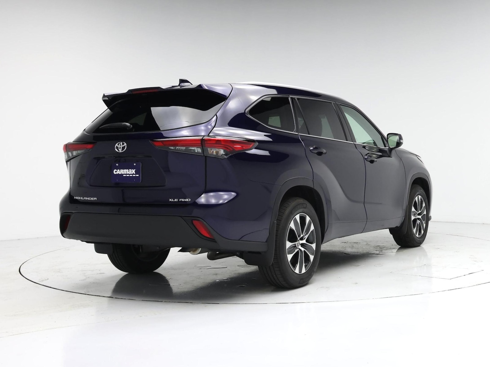 2022 Toyota Highlander XLE - Photo 9
