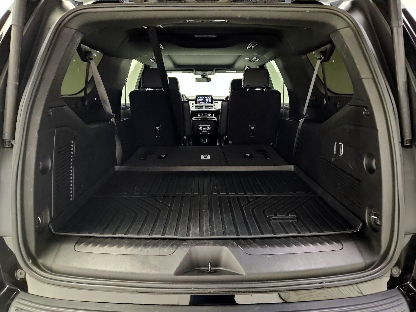 2021 Chevrolet Suburban LT - Photo 22