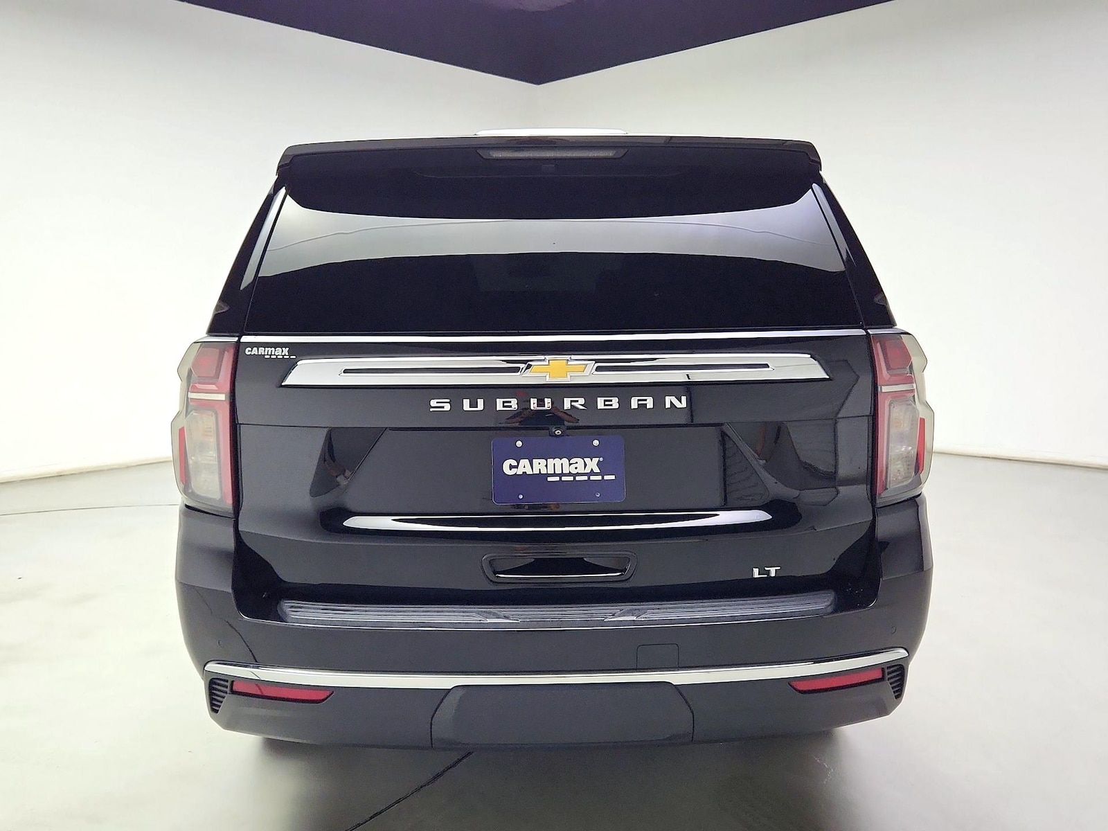 2021 Chevrolet Suburban LT - Photo 6
