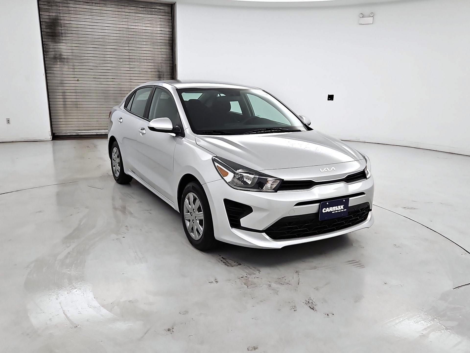 Thumbnail: 2023 Kia Rio - 1