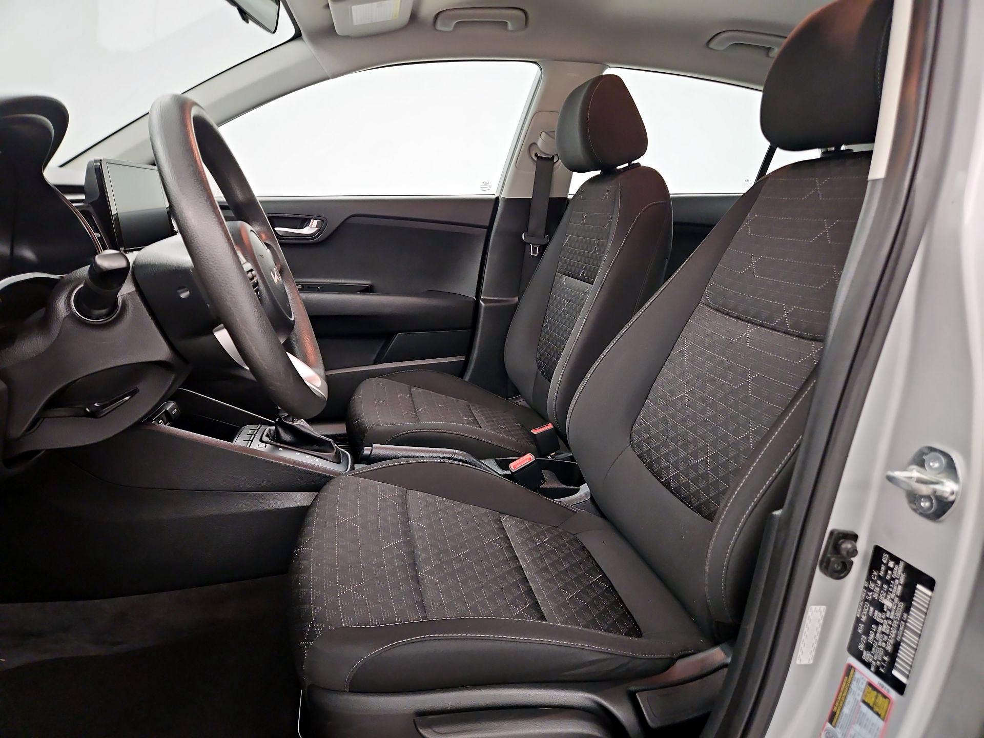 Thumbnail: 2023 Kia Rio - 9