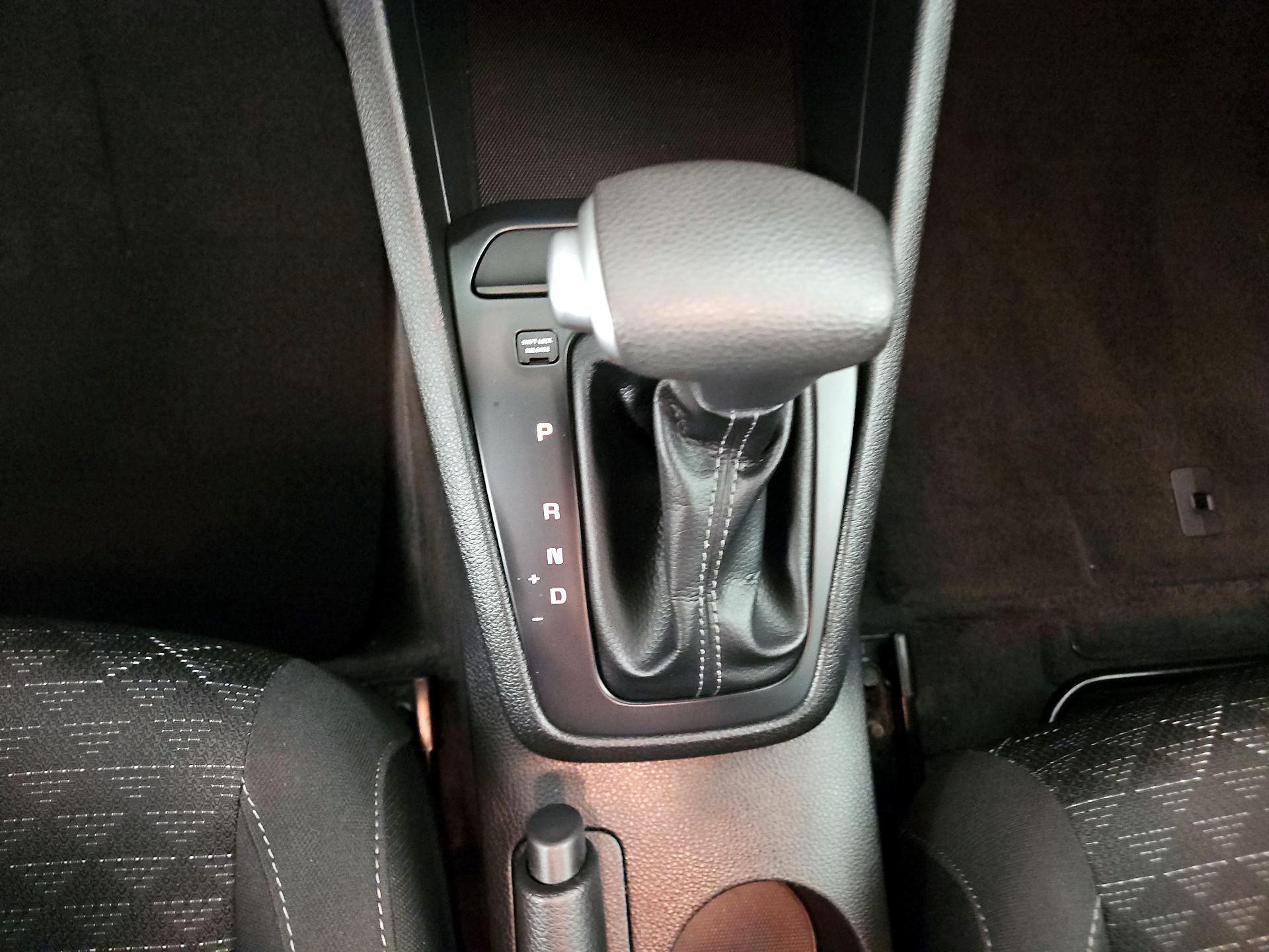 Thumbnail: 2023 Kia Rio - 15