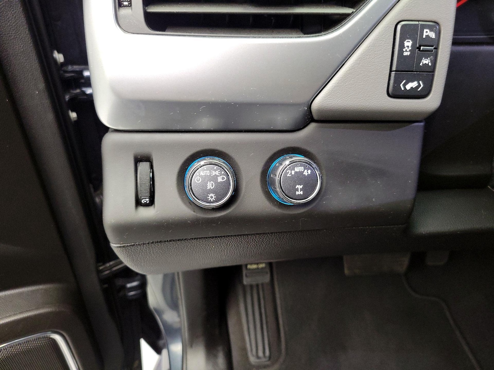 2019 Chevrolet Tahoe LT - Photo 14