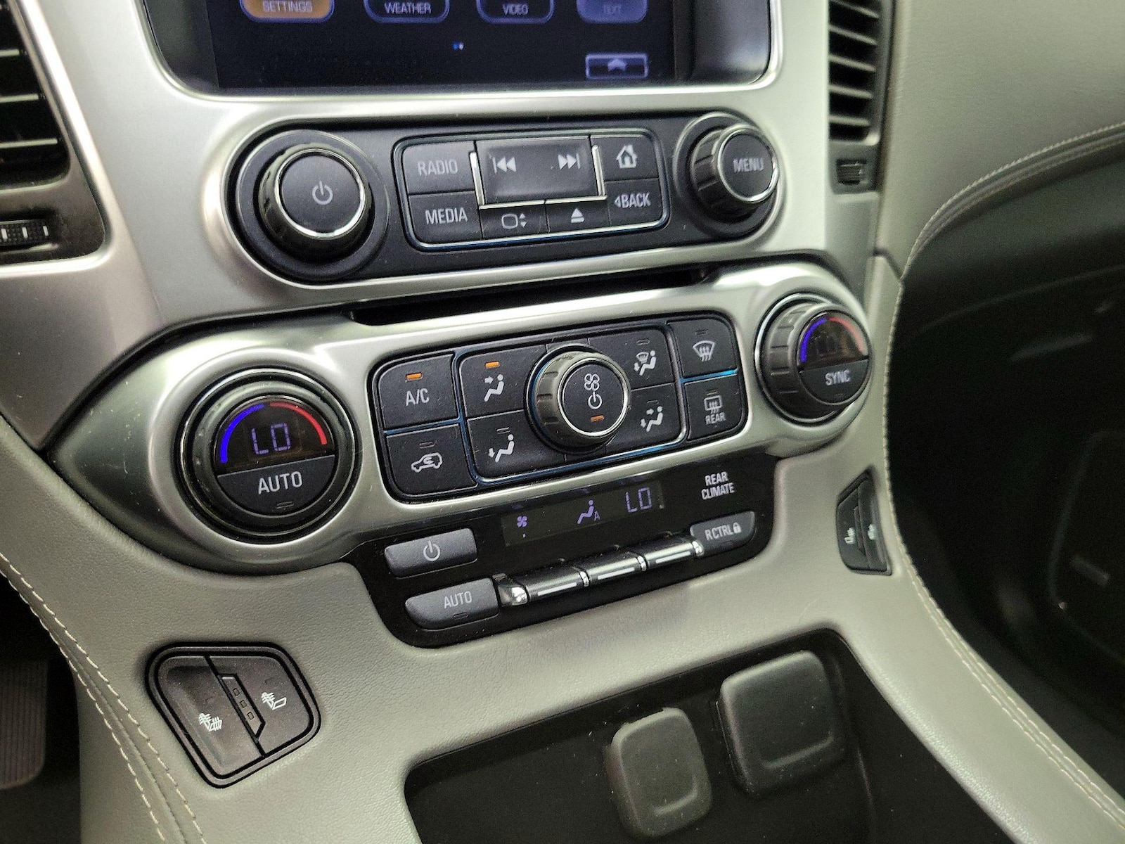 2019 Chevrolet Tahoe LT - Photo 18