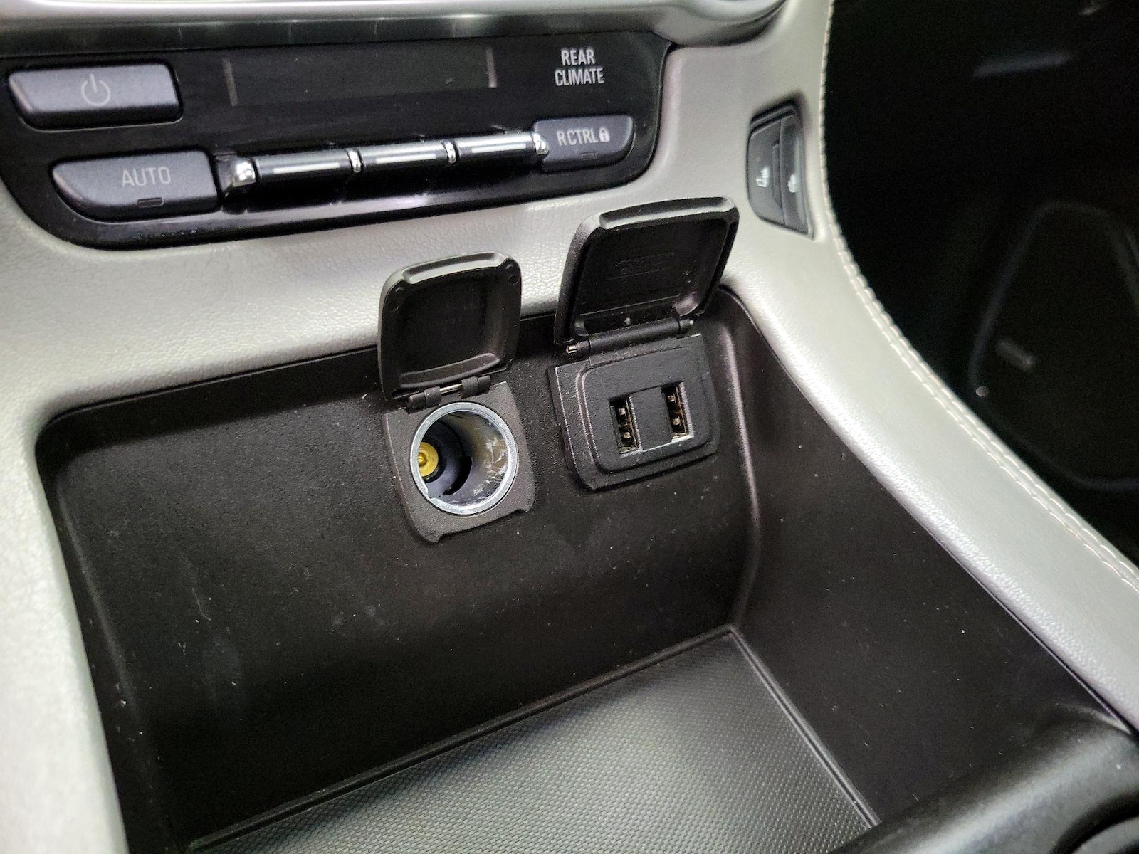 2019 Chevrolet Tahoe LT - Photo 20