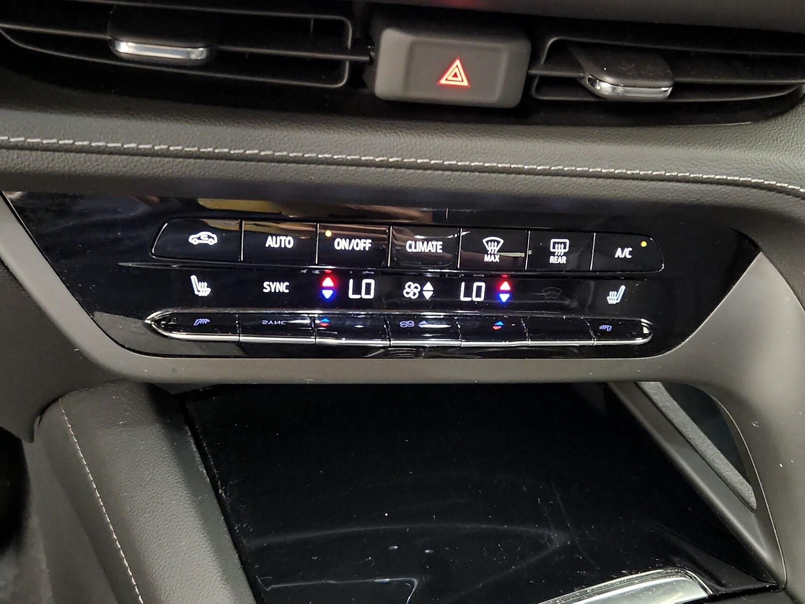 2023 Buick Envision Essence - Photo 17
