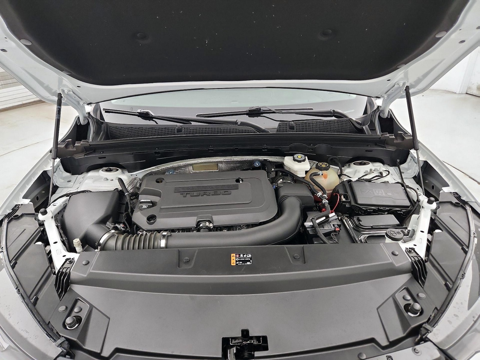 2023 Buick Envision Essence - Photo 22