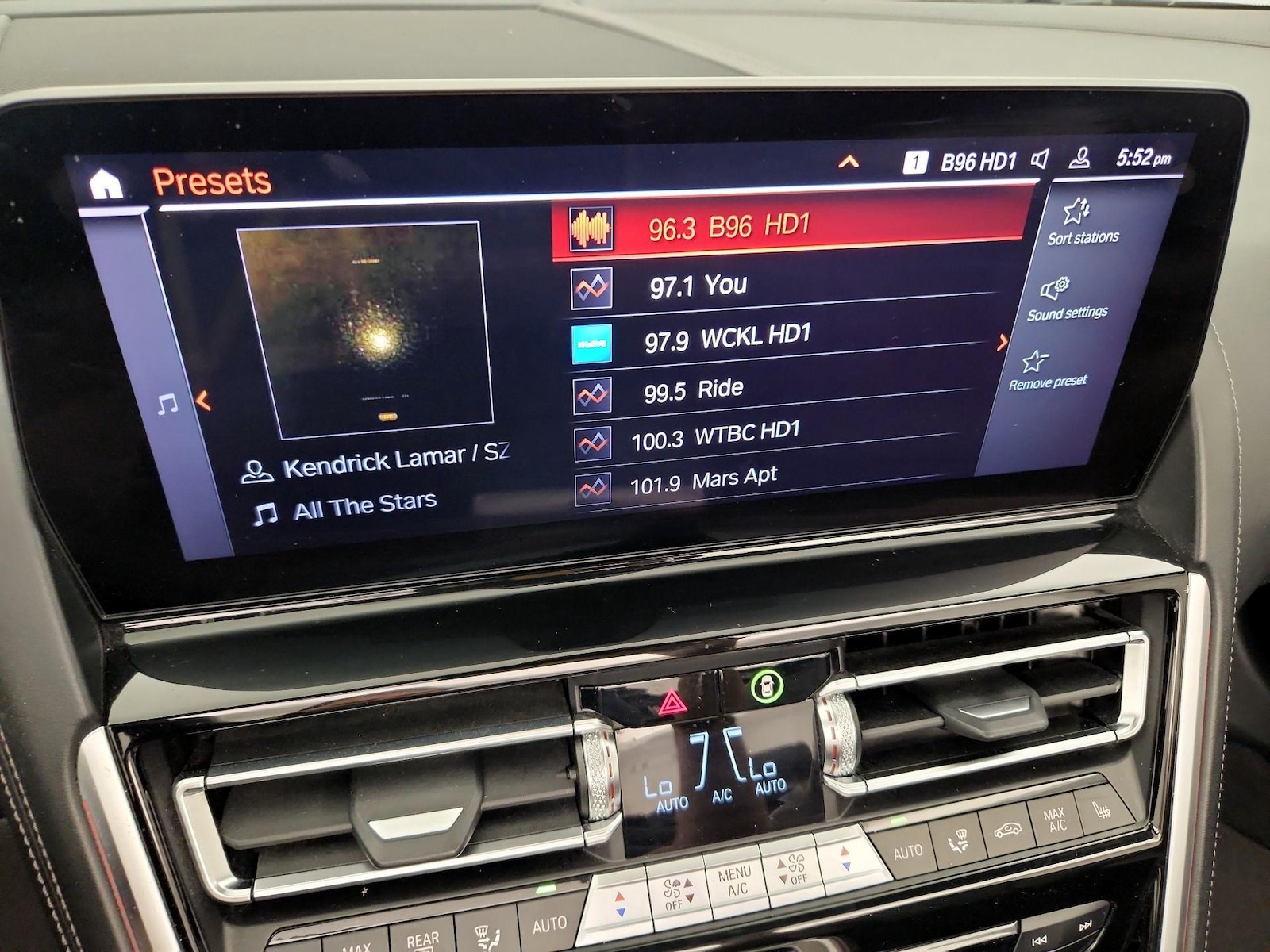 2025 BMW 8 Series 840i - Photo 17