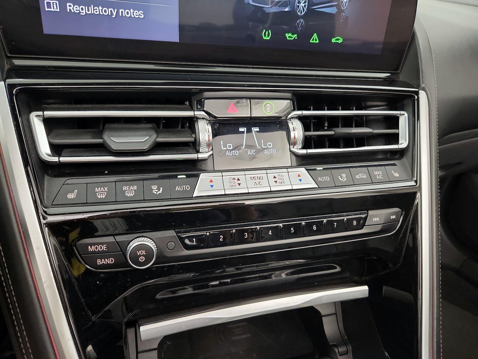 2025 BMW 8 Series 840i - Photo 18