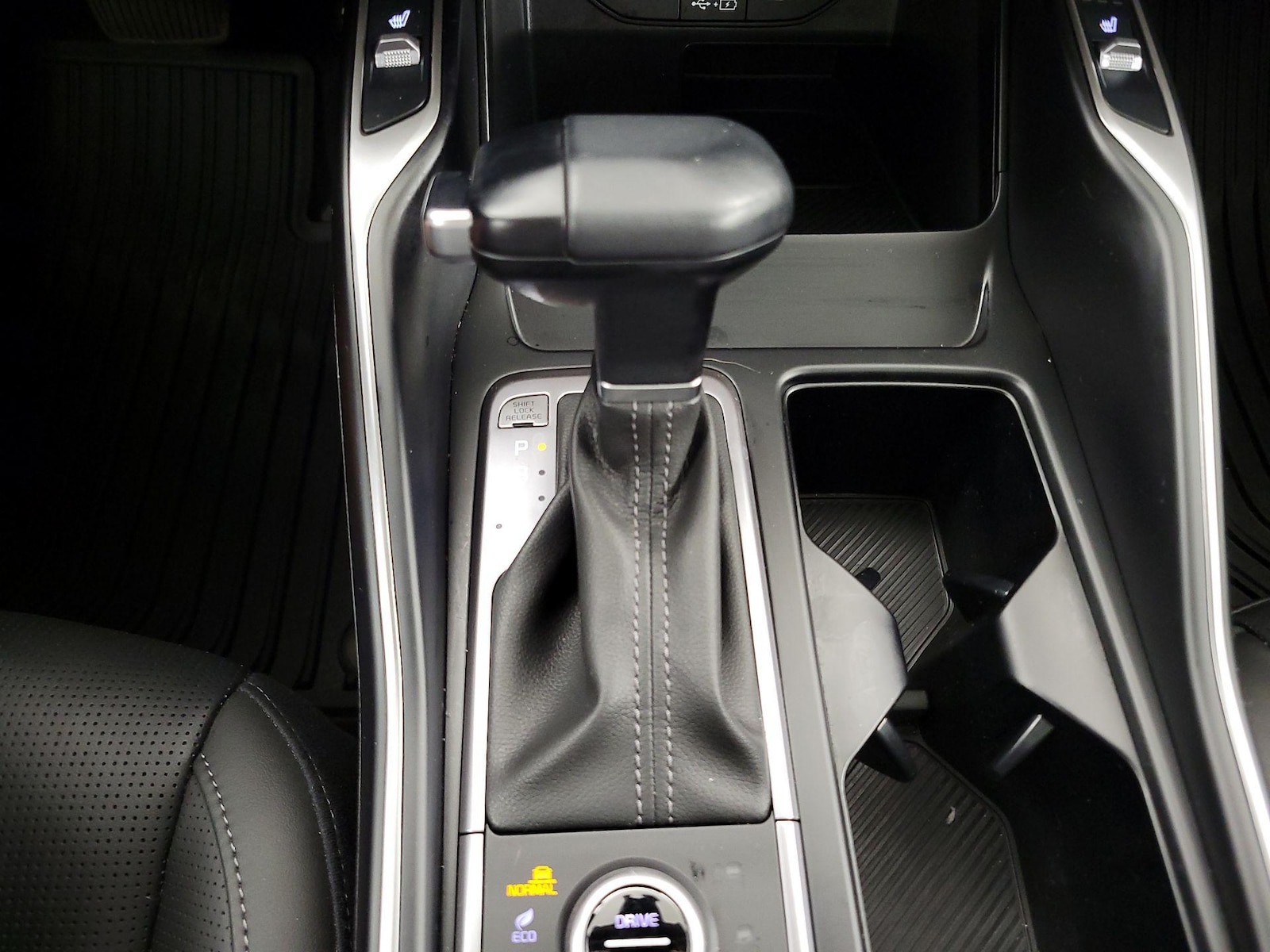 2026 Kia Sorento S - Photo 18