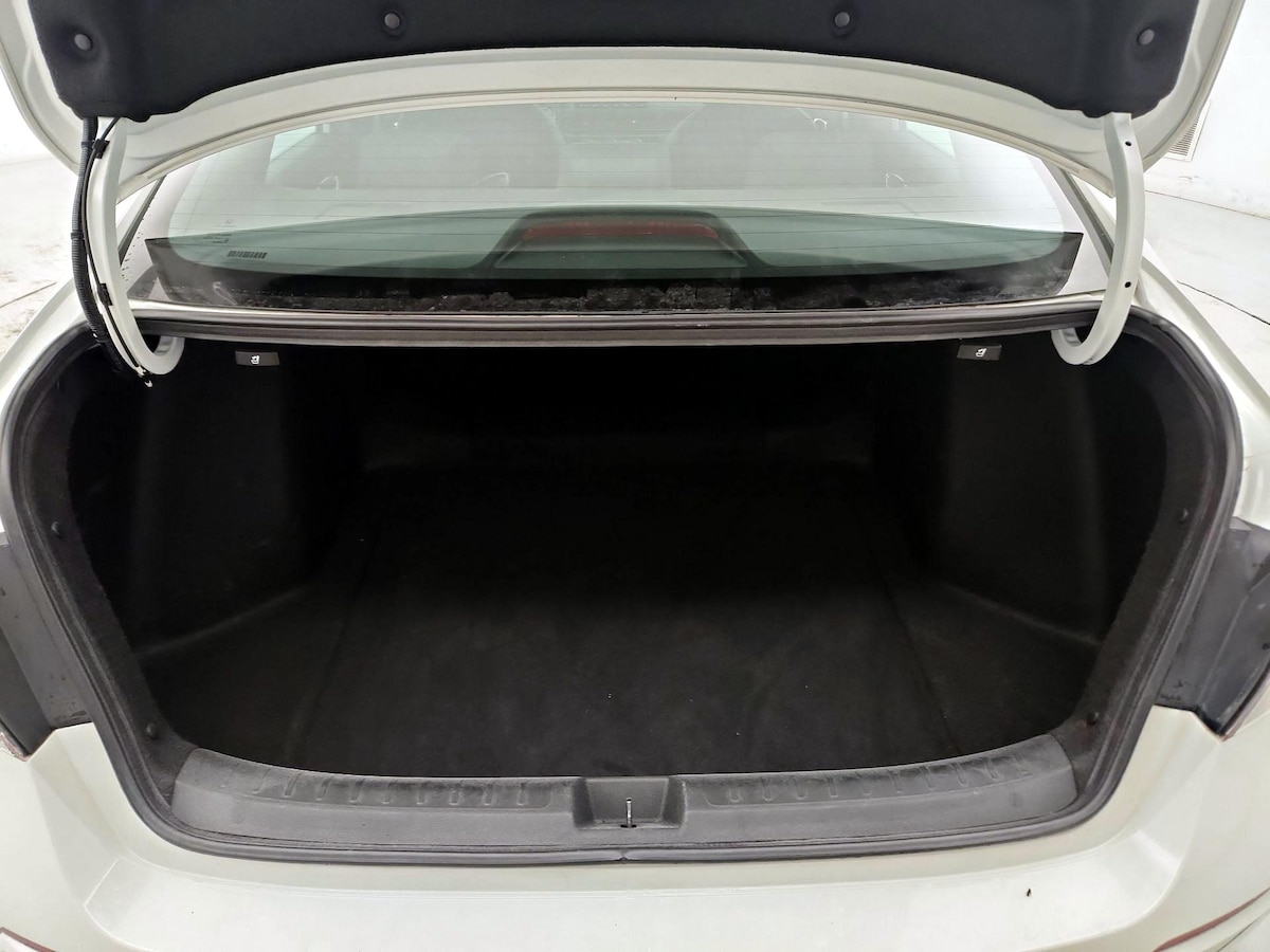 Trunk/Cargo (Seats Up)