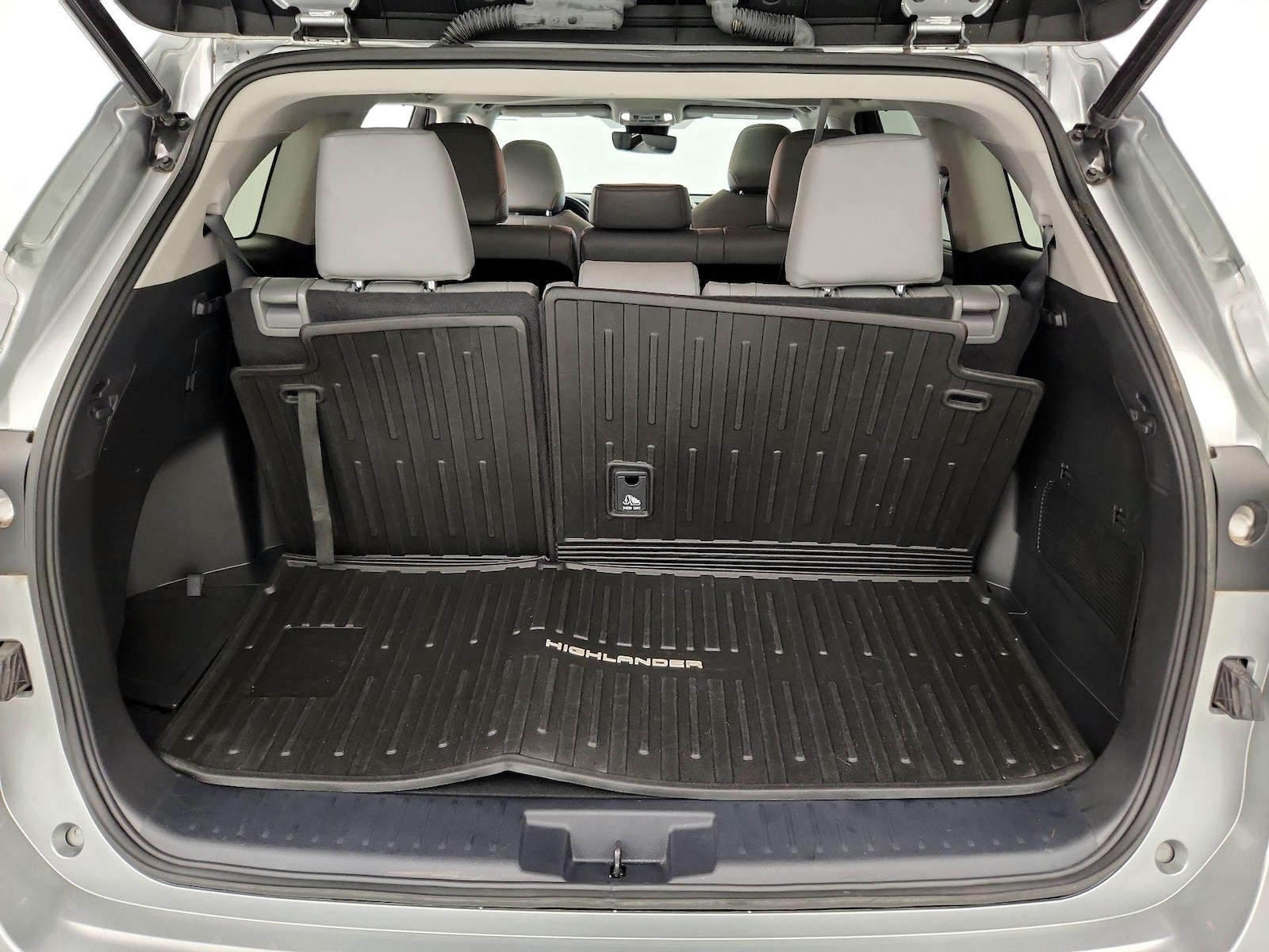 2023 Toyota Highlander XLE - Photo 22