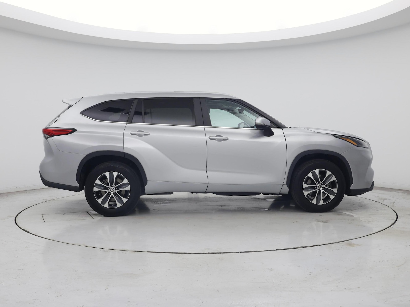 2023 Toyota Highlander XLE - Photo 8