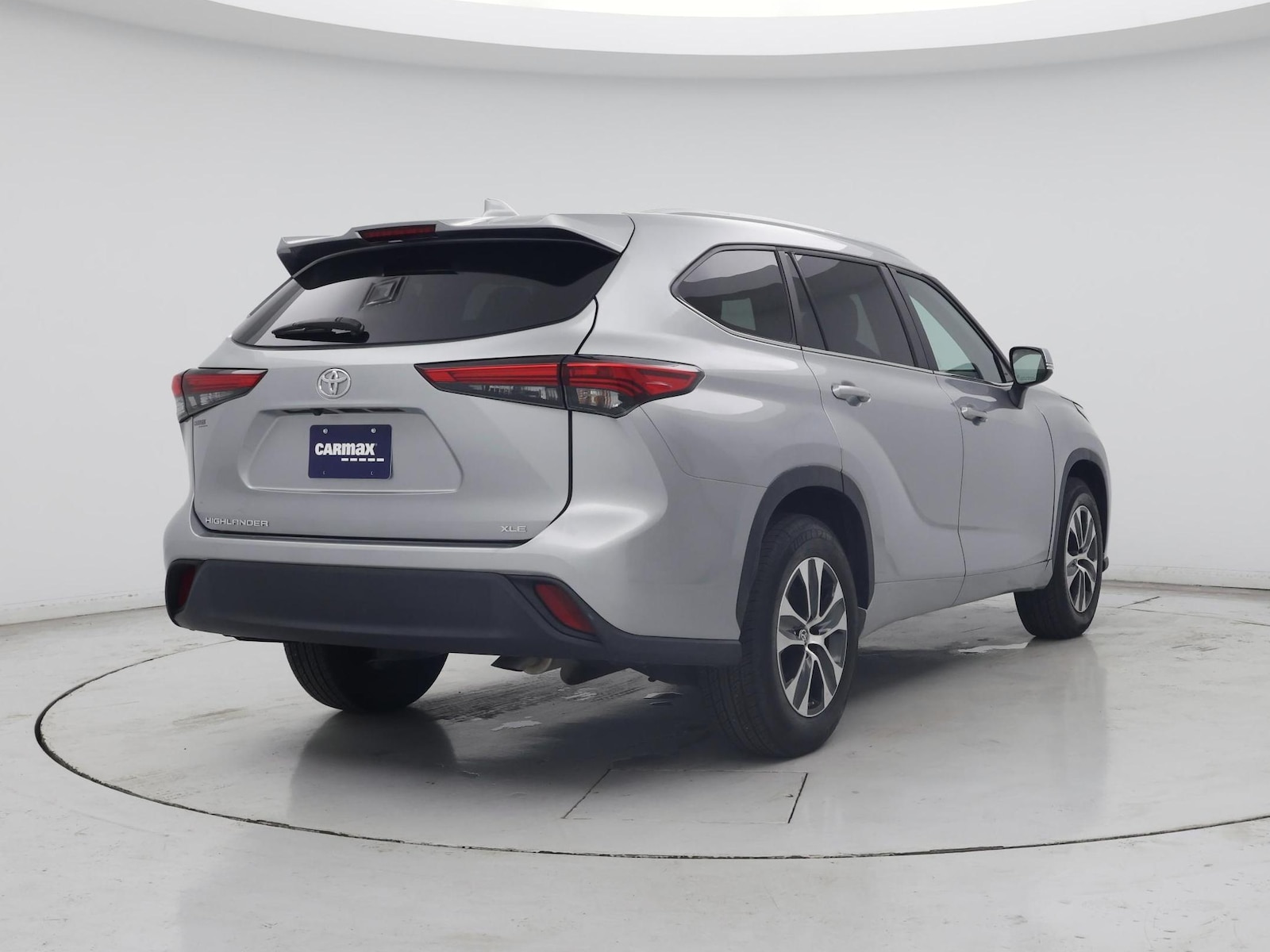 2023 Toyota Highlander XLE - Photo 9