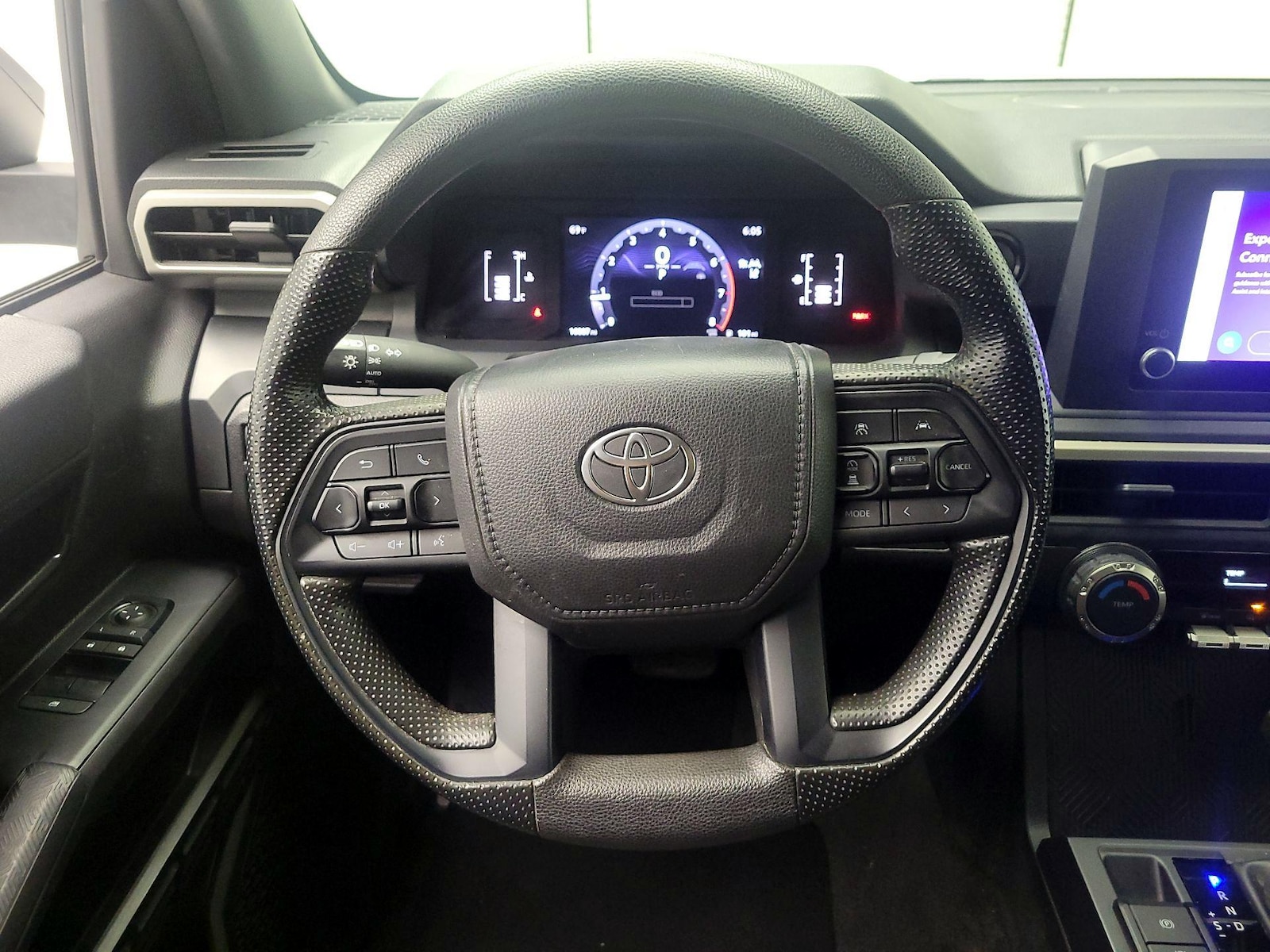 2025 Toyota Tacoma SR - Photo 11