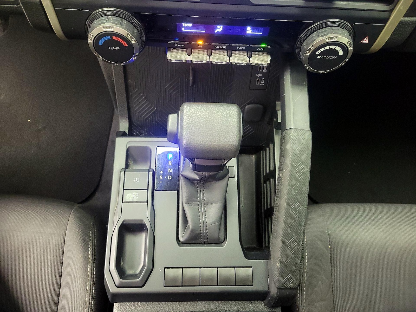 2025 Toyota Tacoma SR - Photo 18