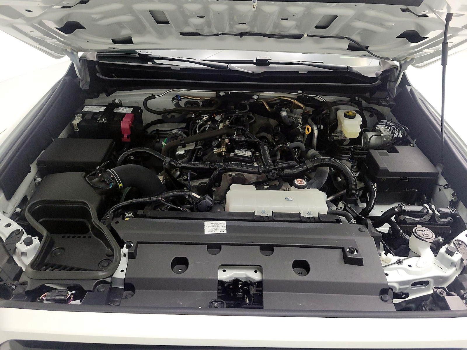 2025 Toyota Tacoma SR - Photo 21