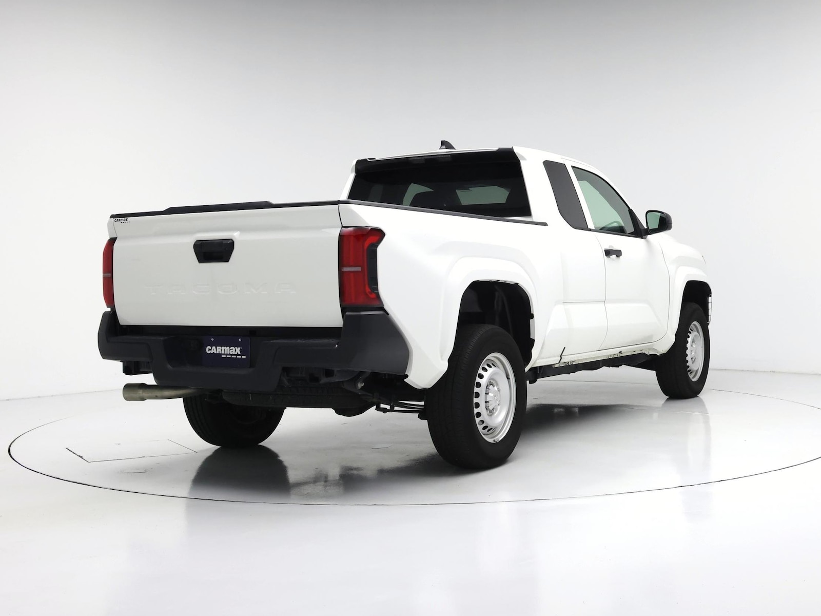 2025 Toyota Tacoma SR - Photo 9