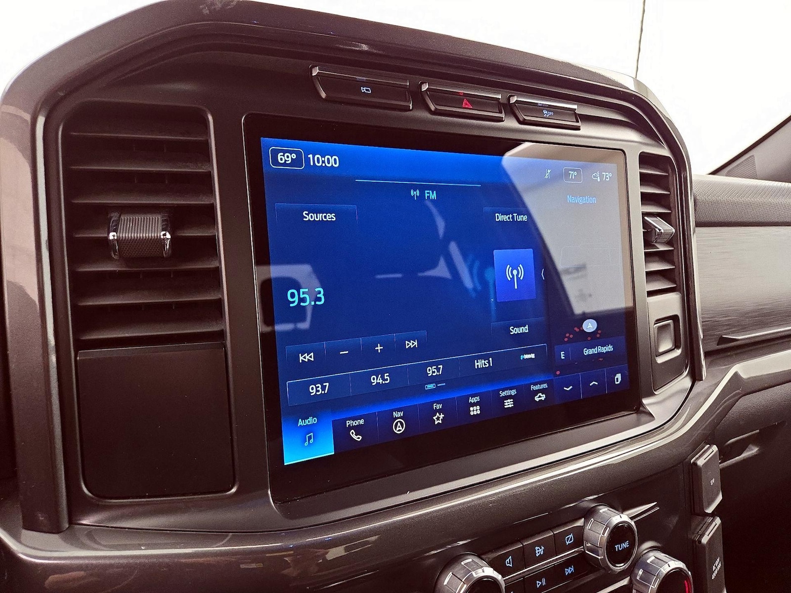 2023 Ford F-150 XLT - Photo 17
