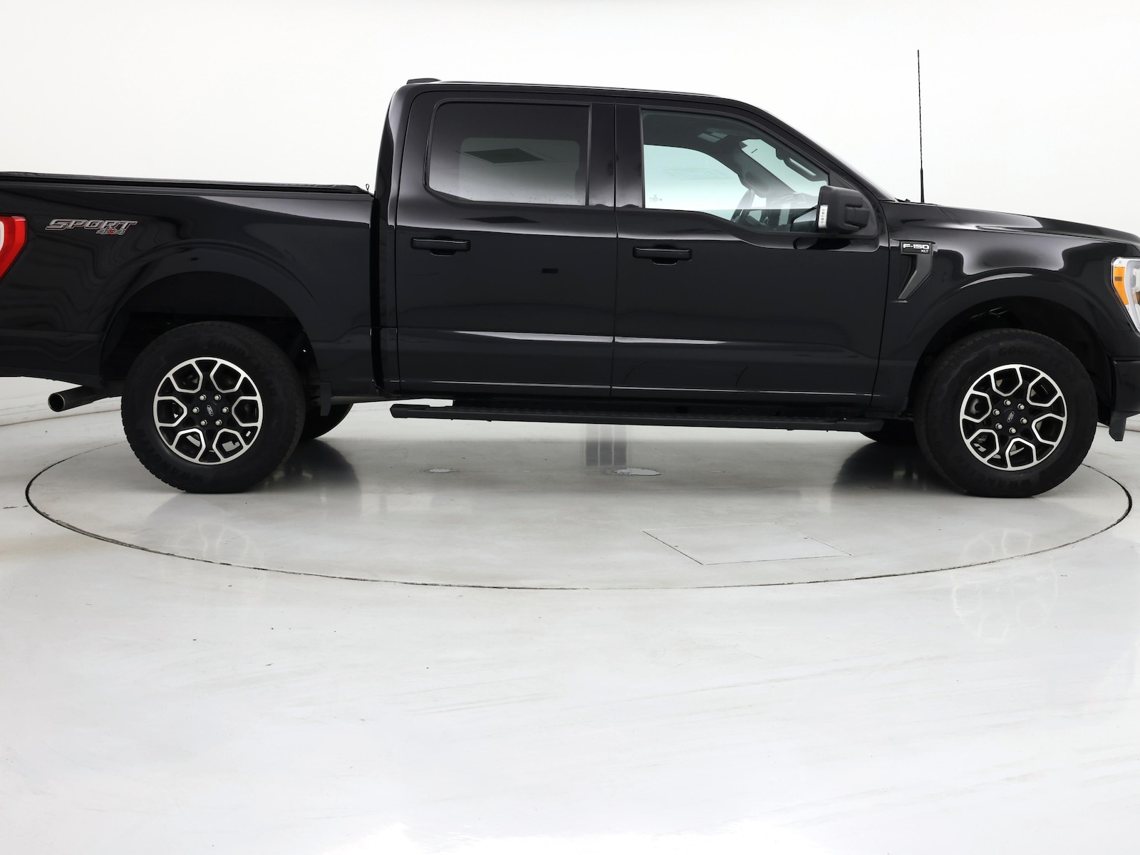 2023 Ford F-150 XLT - Photo 8