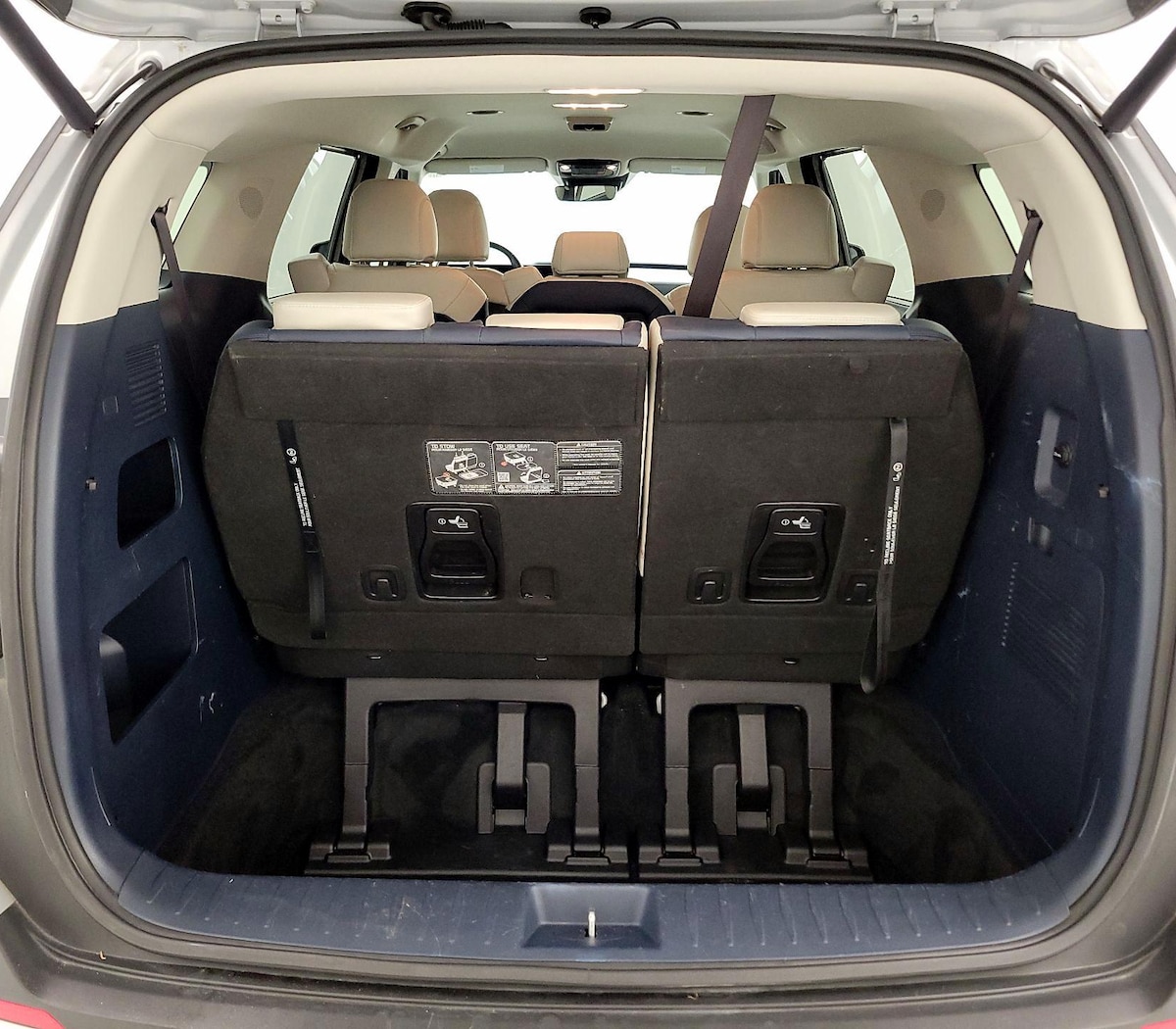 Trunk/Cargo (Seats Up)