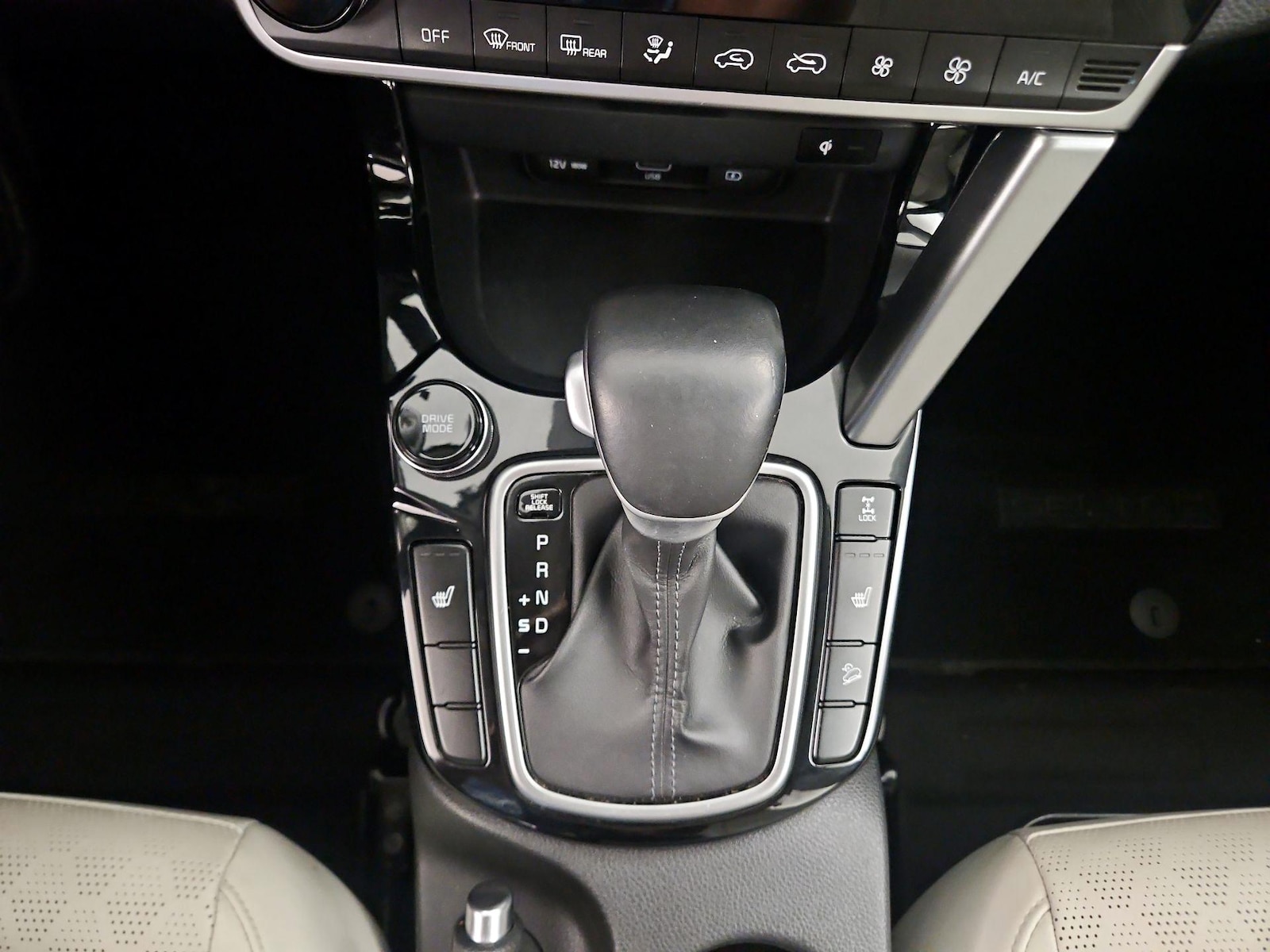 2021 Kia Seltos EX - Photo 18