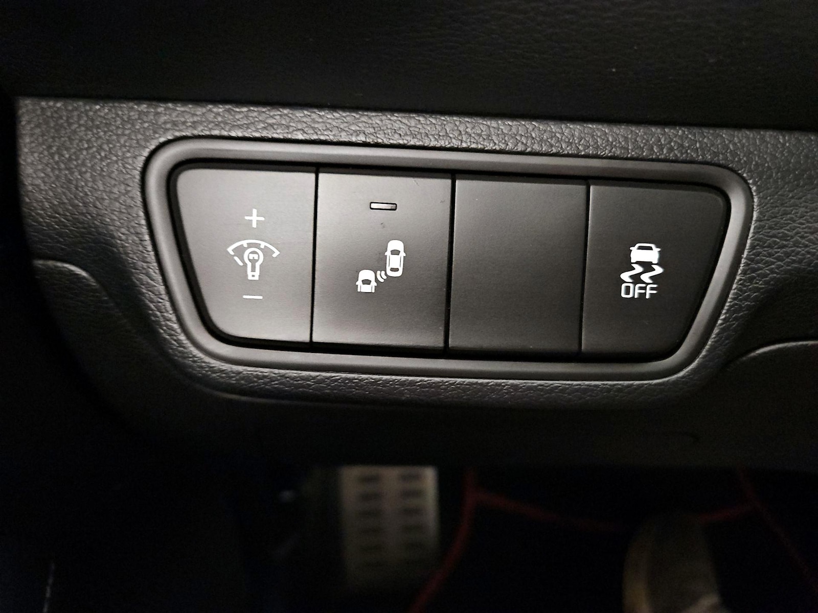 2024 Kia Forte GT-Line - Photo 14