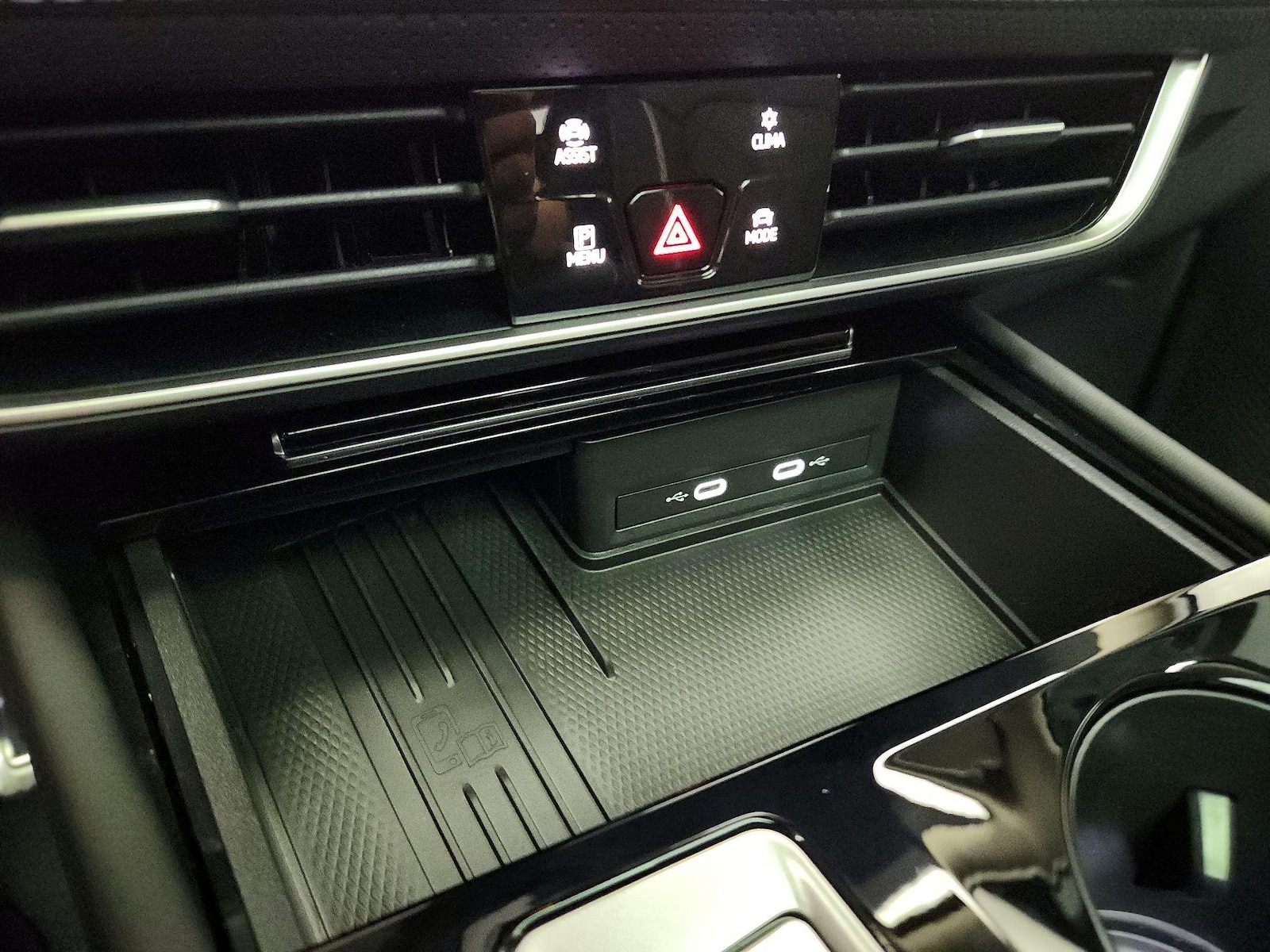 2025 Volkswagen Atlas SEL Premium R-Line - Photo 20