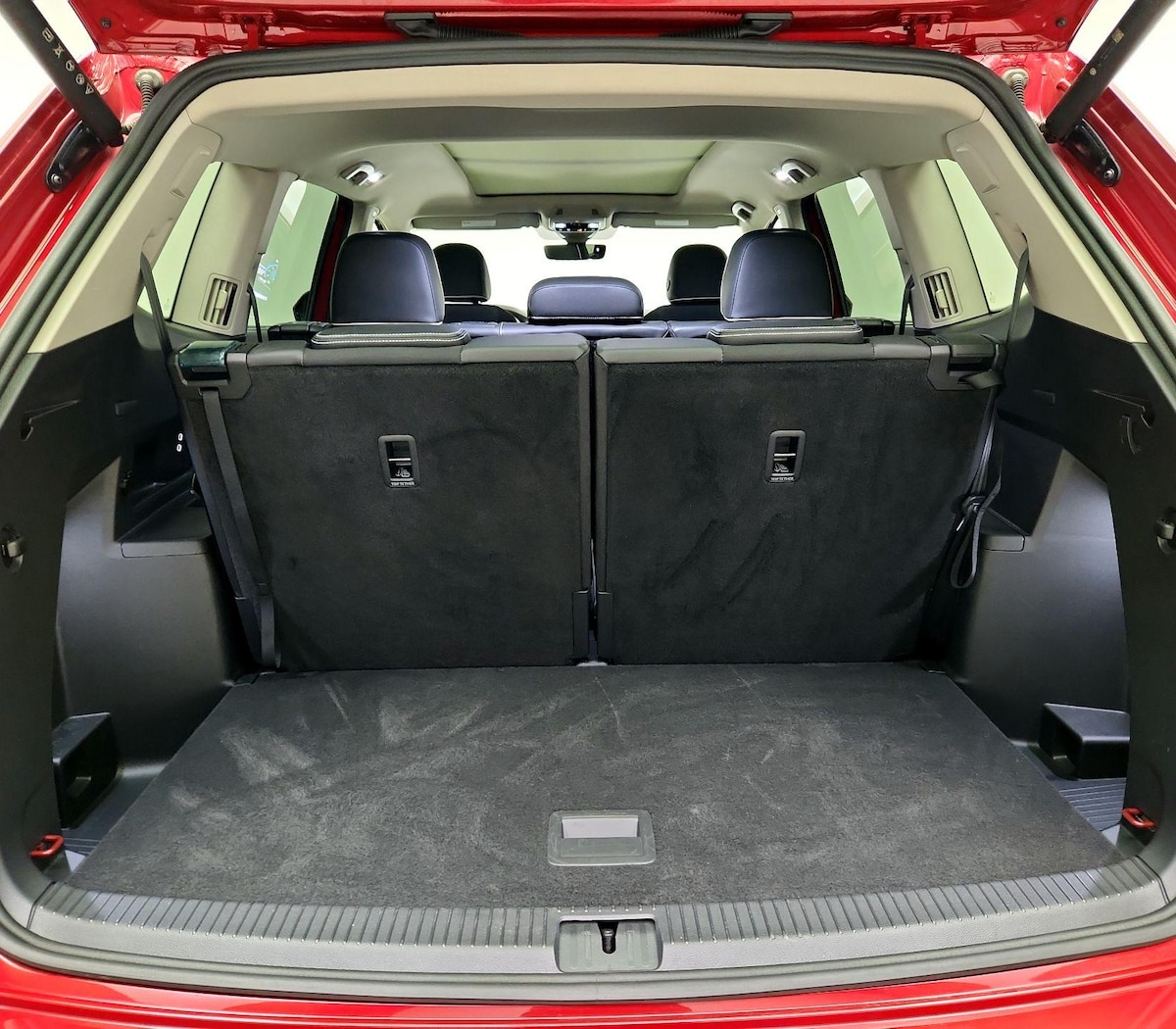 Trunk/Cargo (Seats Up)
