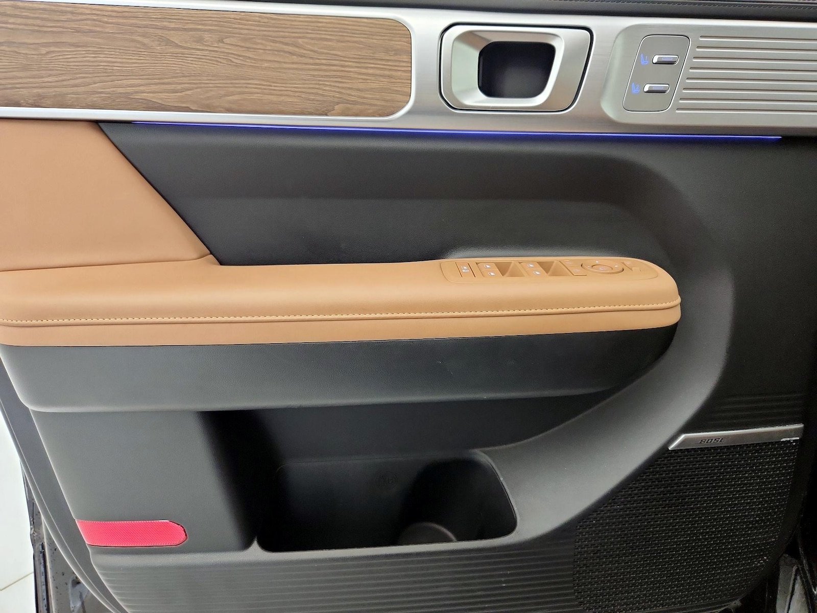 2025 Hyundai Santa Fe Limited - Photo 13