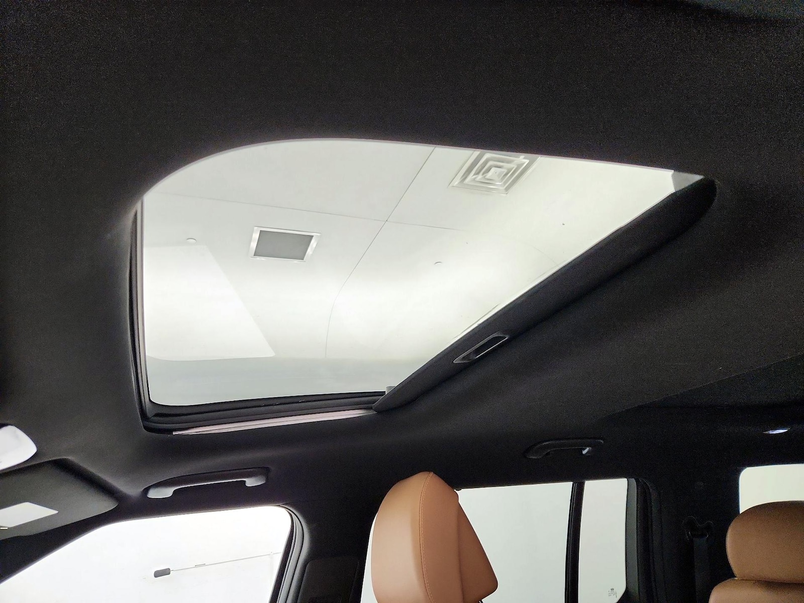 2025 Hyundai Santa Fe Limited - Photo 21
