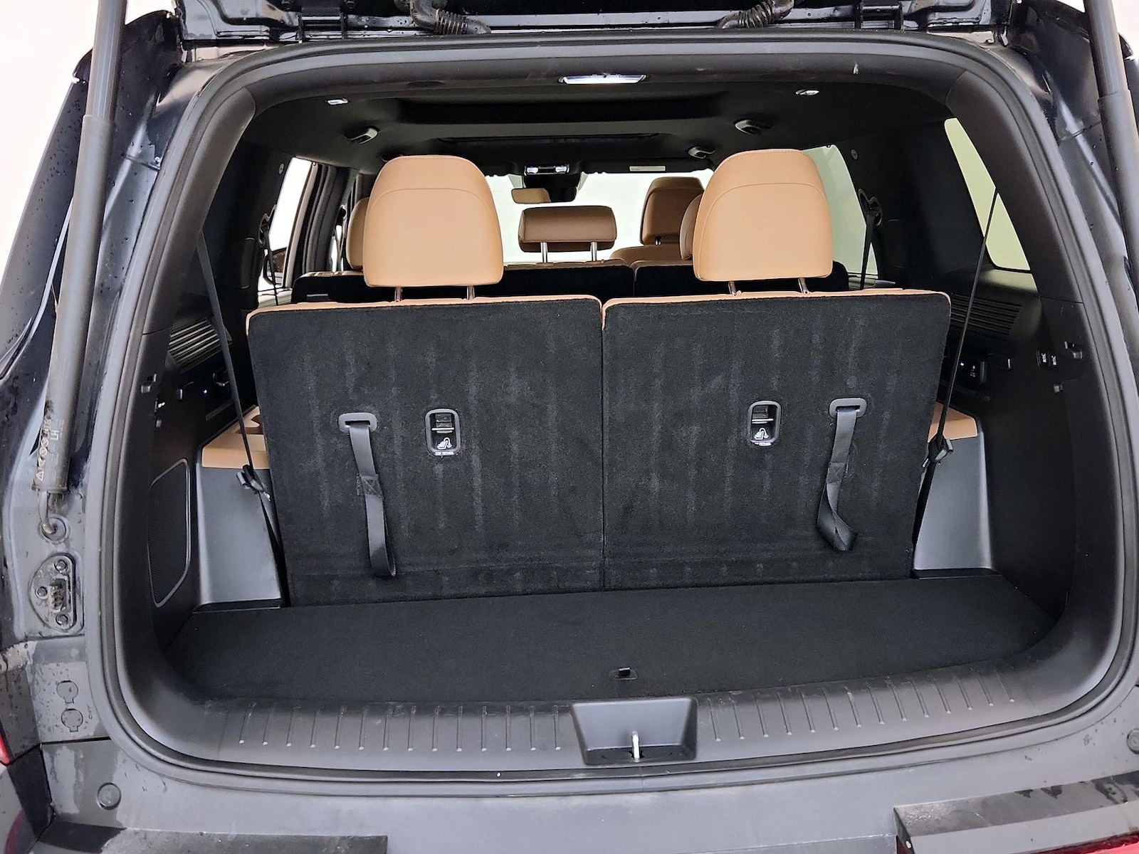 2025 Hyundai Santa Fe Limited - Photo 24